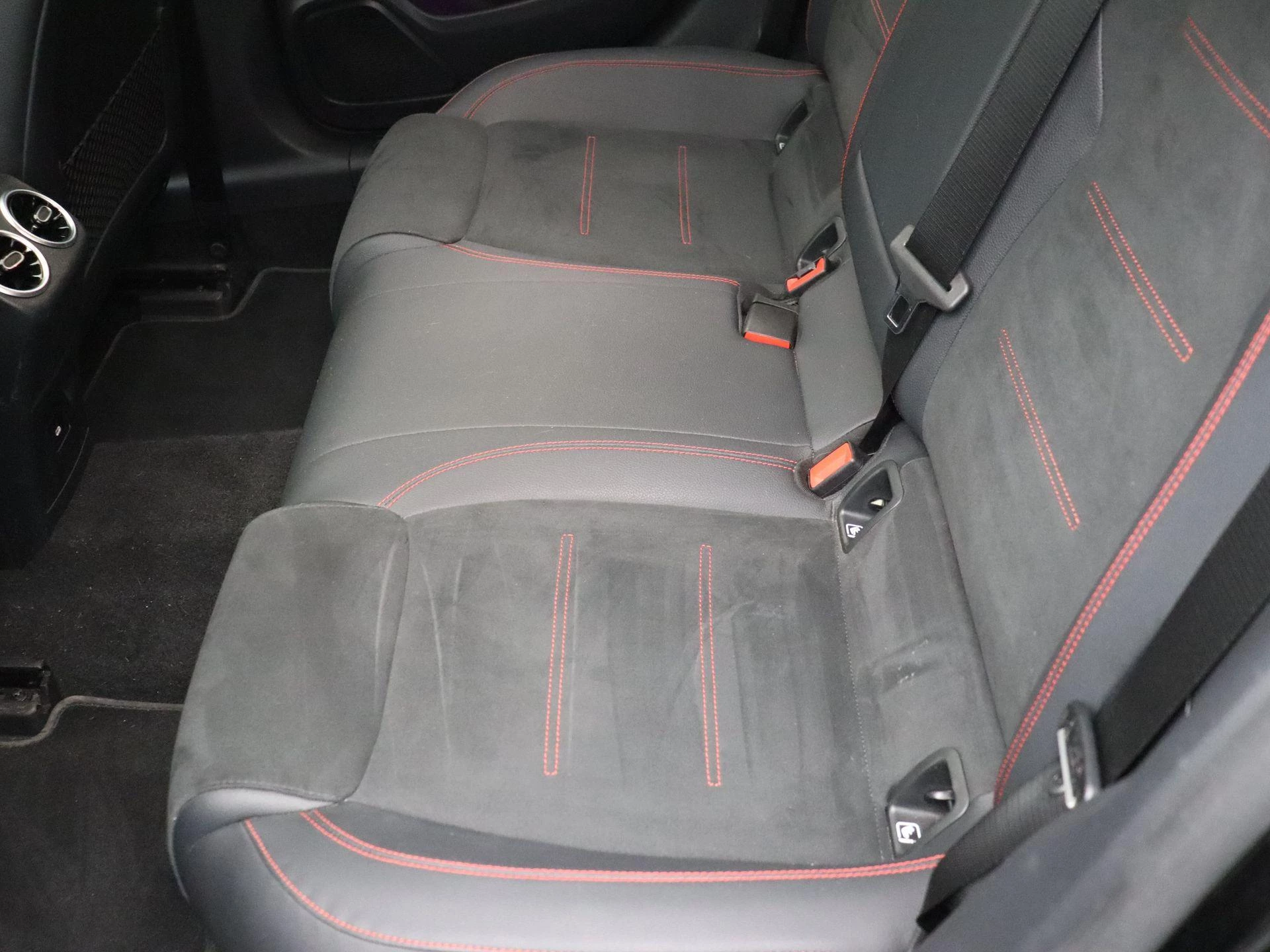 Mercedes-Benz Classe A 250 e Berline AMG Line + PANORAMISCH DAK + CARPLAY +