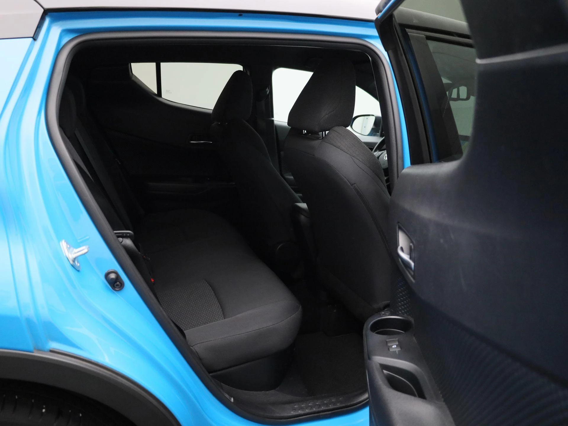 Toyota-C-HR-image-32