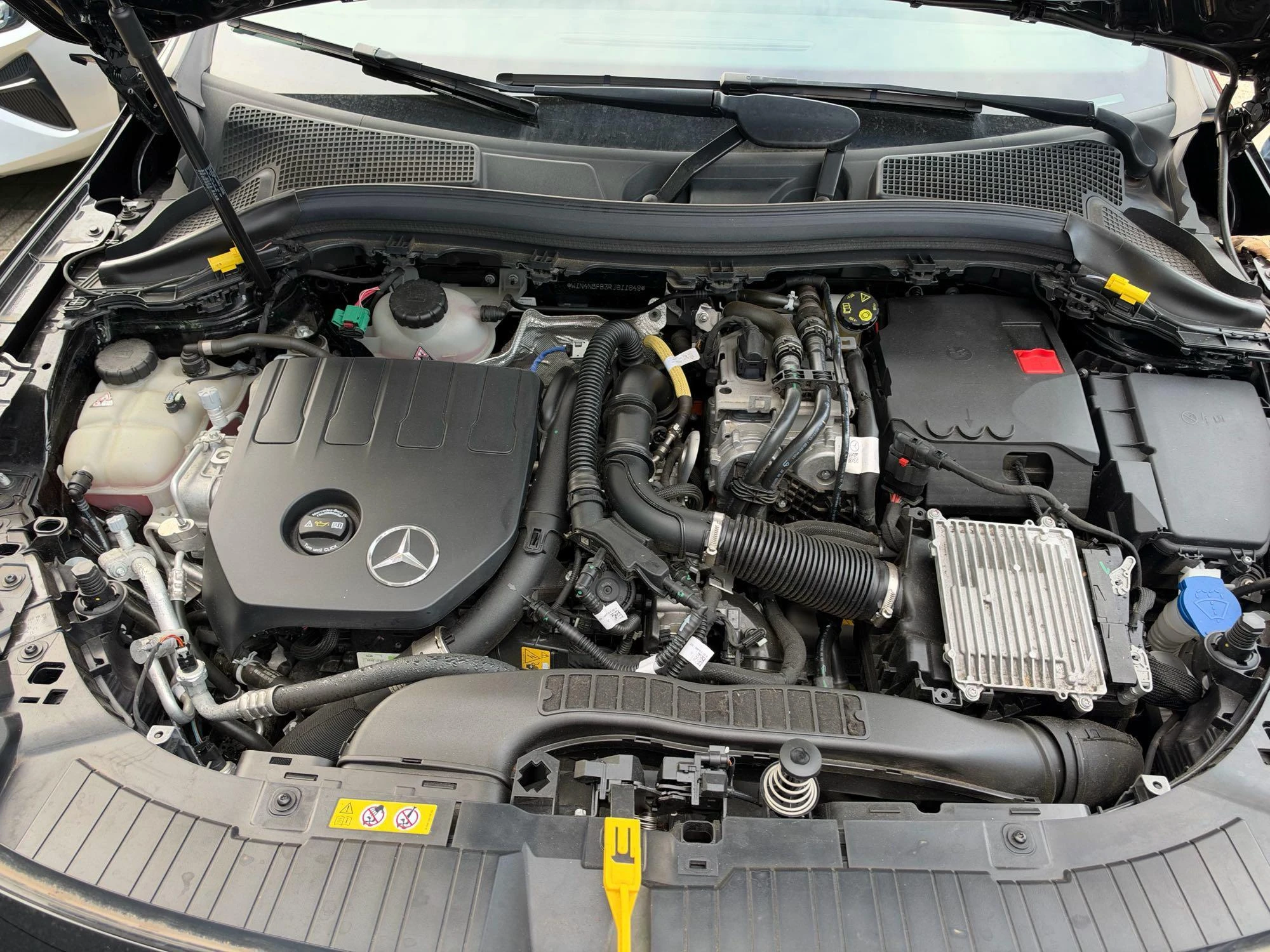 Mercedes-Benz-GLA-image-9