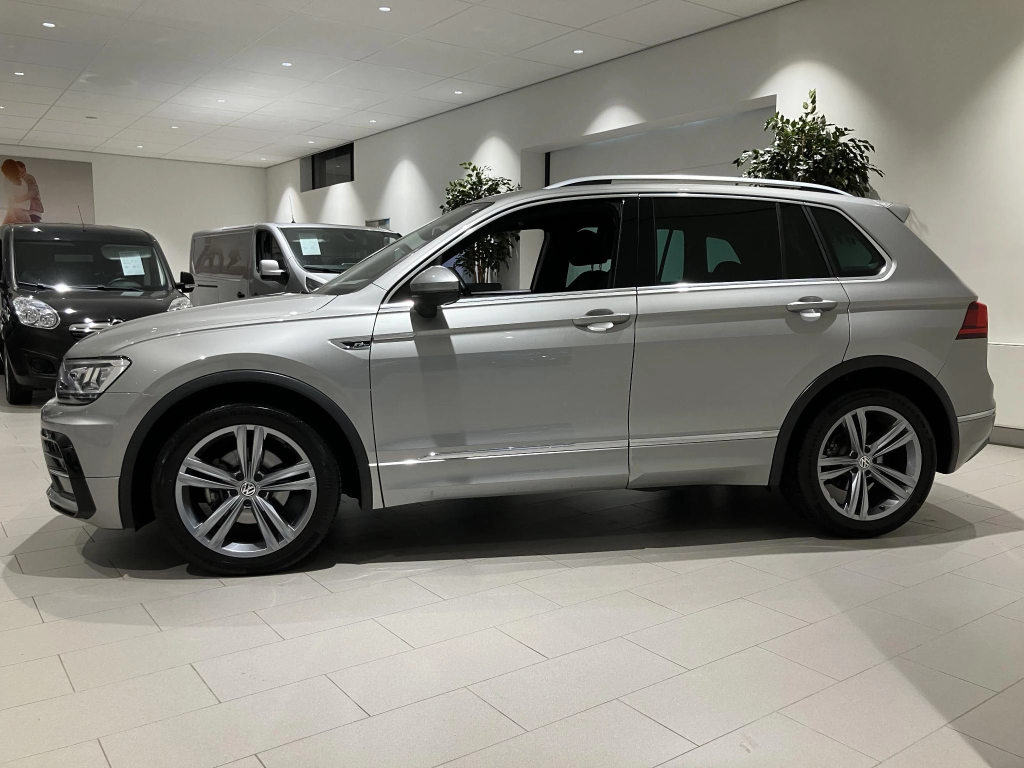 Volkswagen-Tiguan-image-2