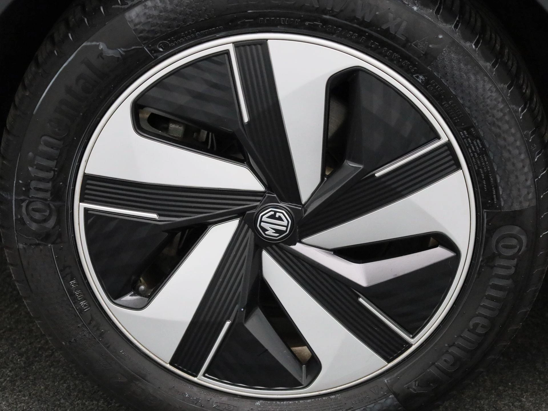 MG ZS EV Long Range Luxury 70 kWh