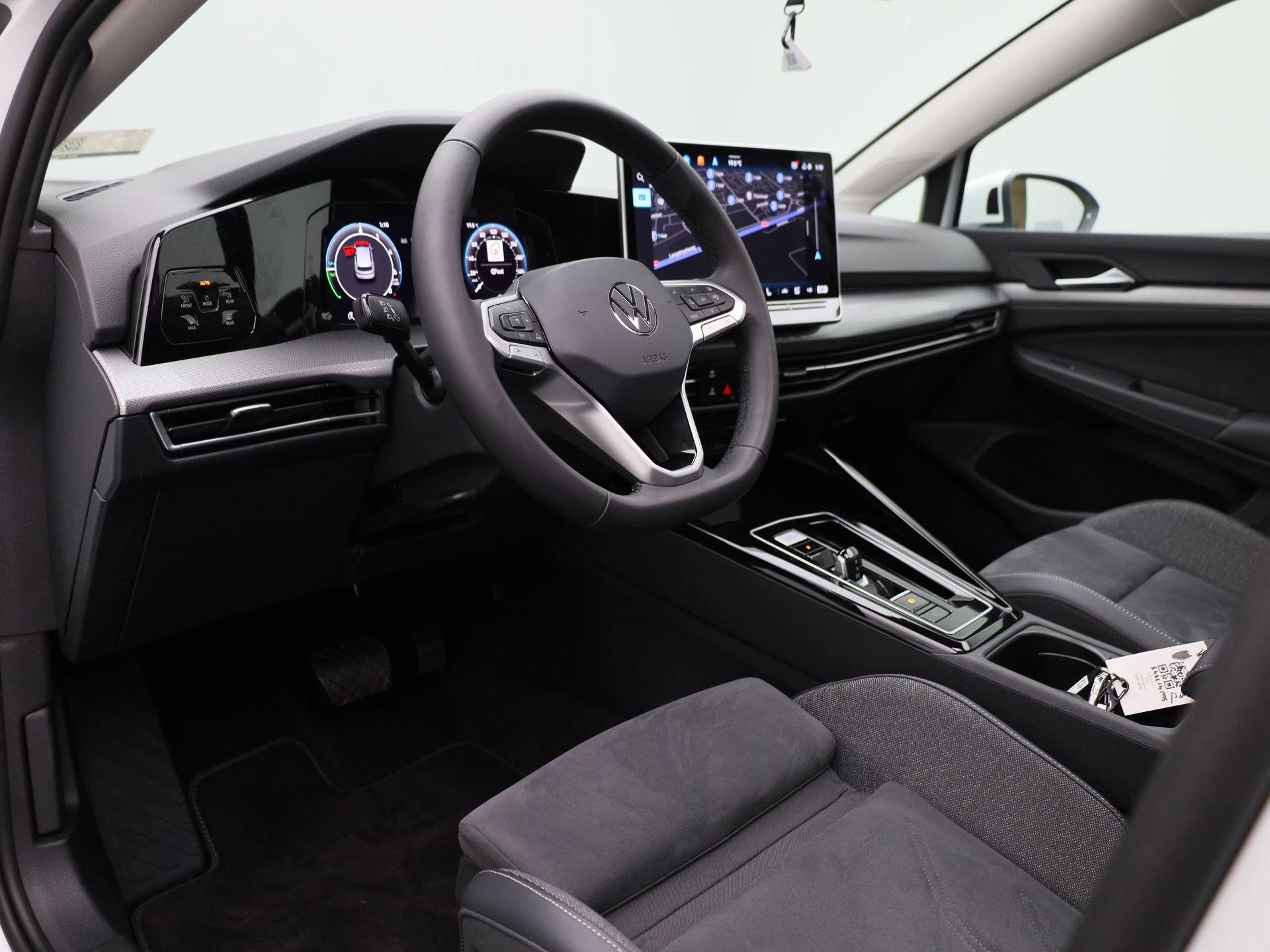 Volkswagen-Golf-image-34