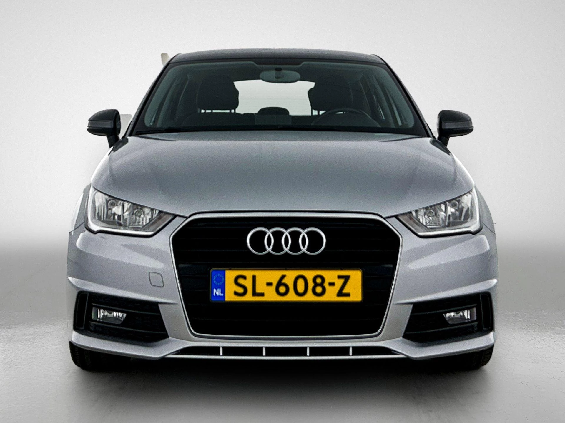 Audi-A1 Sportback-image-1