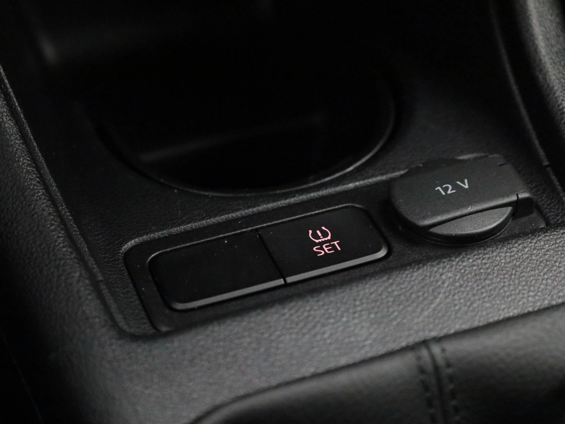 Volkswagen-up!-image-19