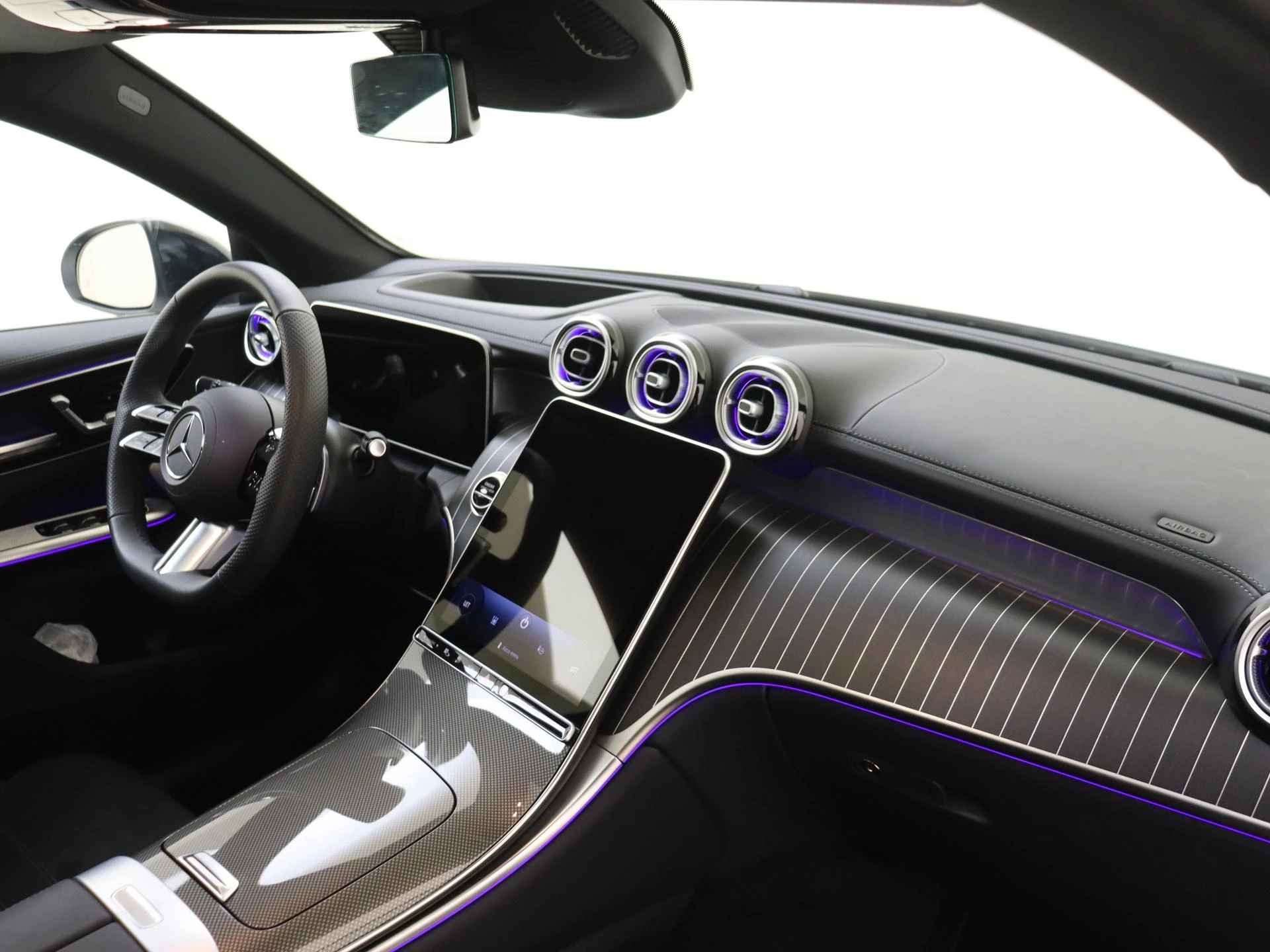 Mercedes-Benz-GLC-image-10