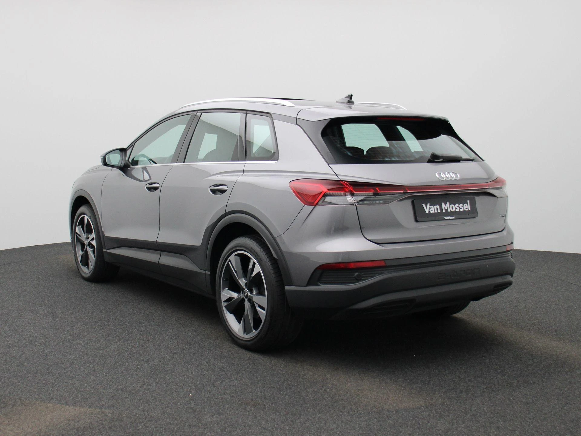 Audi-Q4 e-tron-image-2
