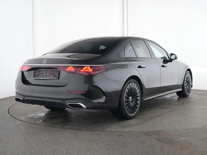 Mercedes-Benz-E-Klasse-image-2