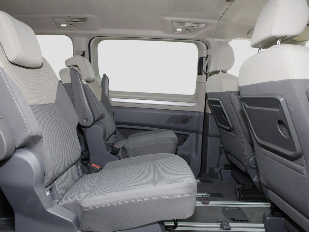 Volkswagen-Multivan-image-9