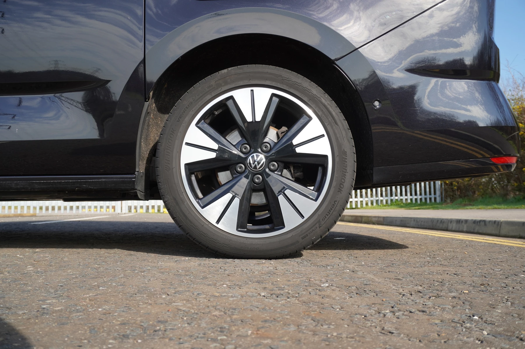 Volkswagen-Multivan-image-20