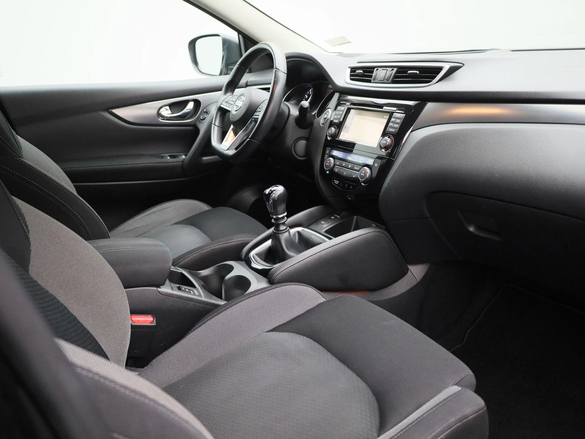Nissan-QASHQAI-image-35