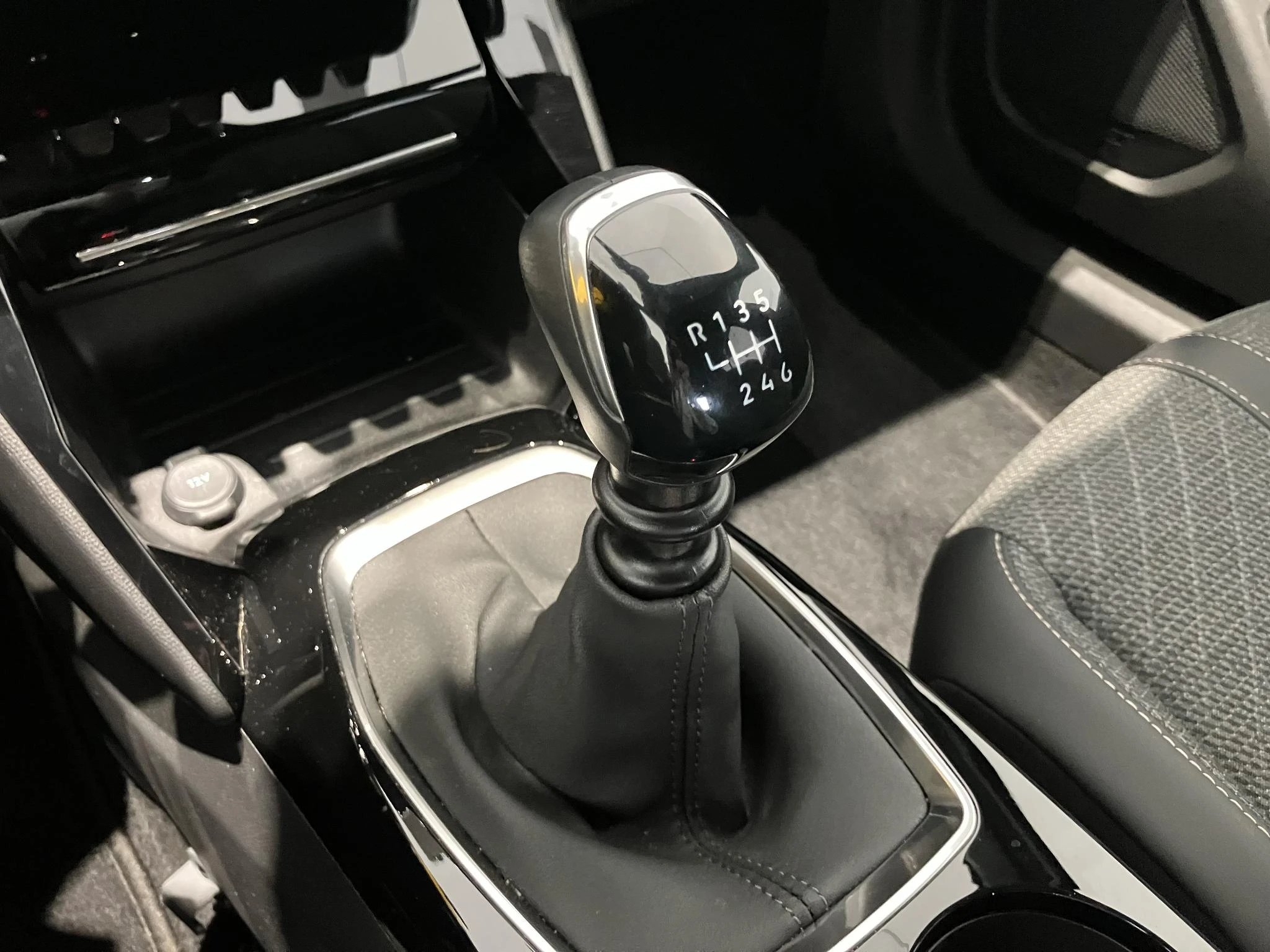 Peugeot-2008-image-22