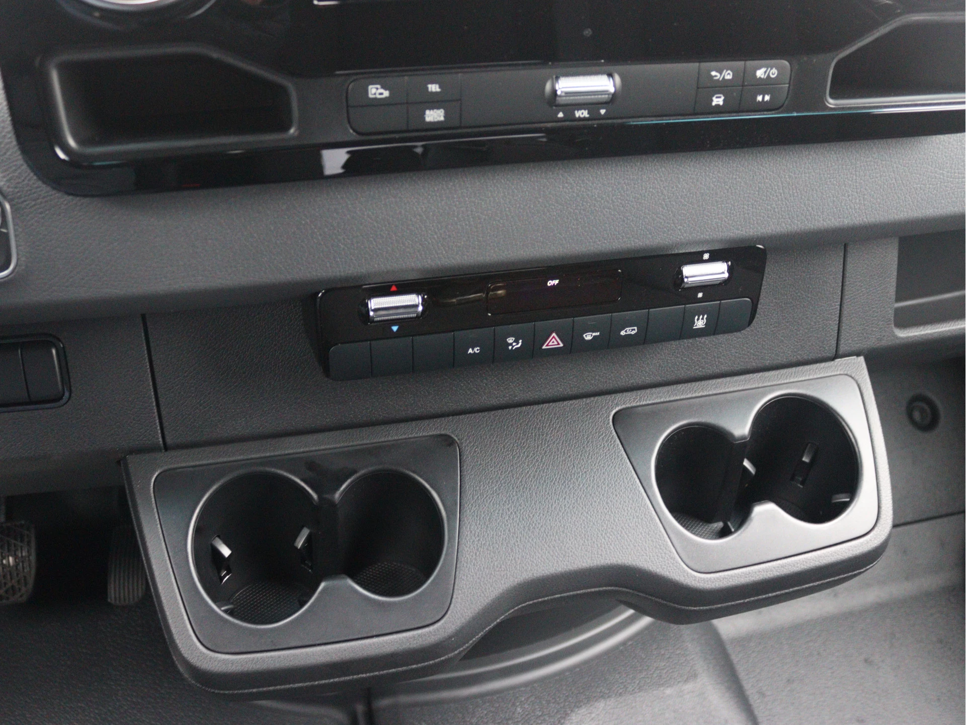 Mercedes-Benz-Sprinter-image-10