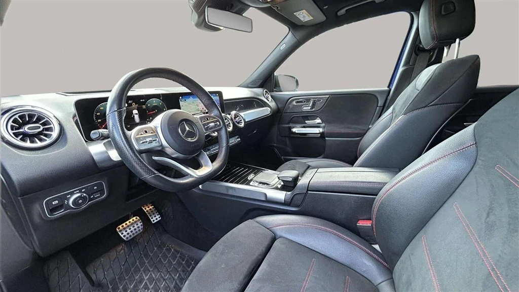 Mercedes-Benz-GLB-image-9