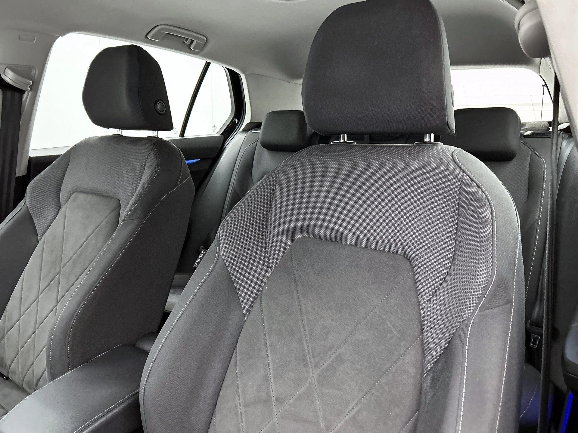 Volkswagen-Golf-image-11