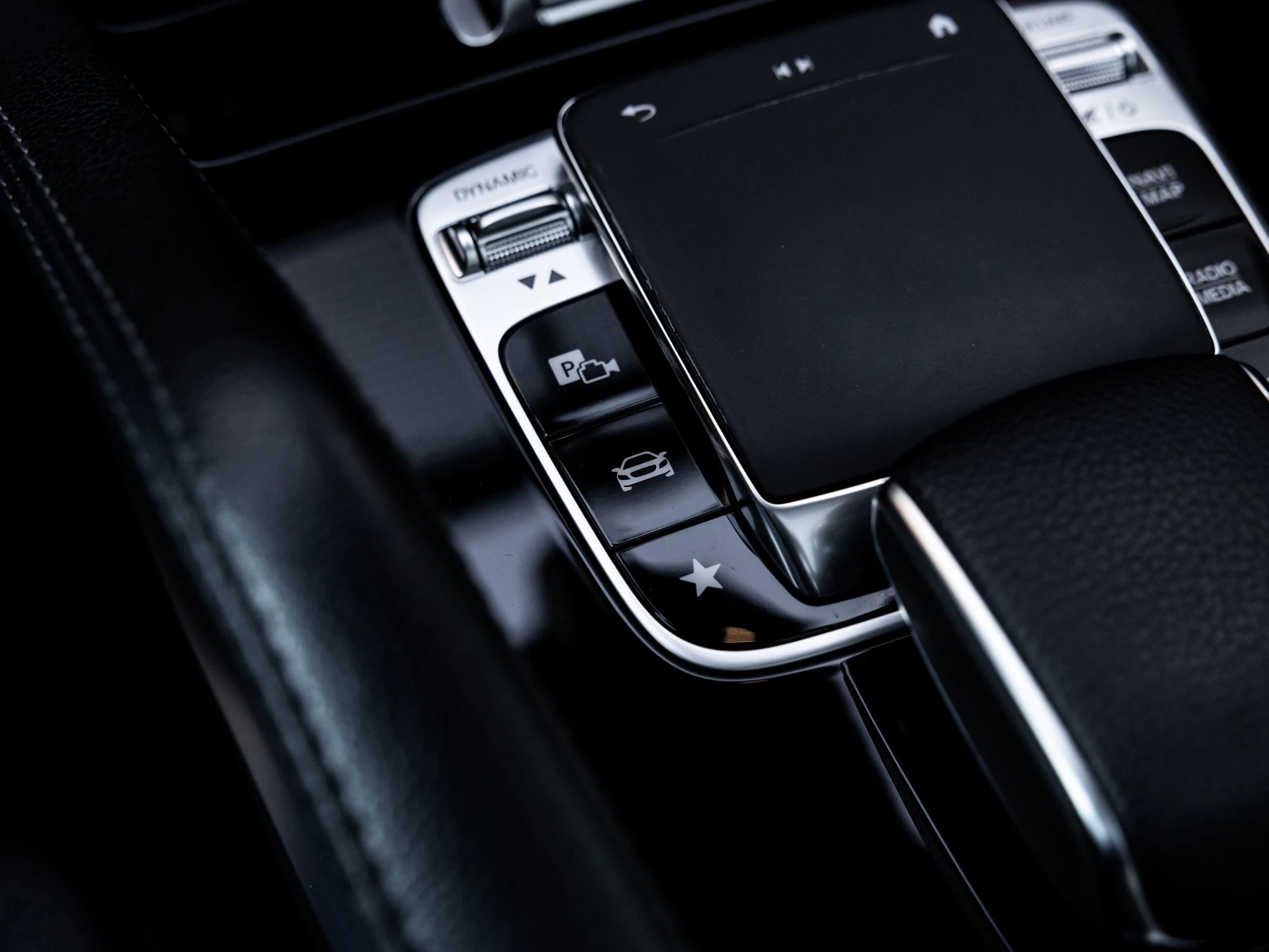 Mercedes-Benz-GLE-image-48