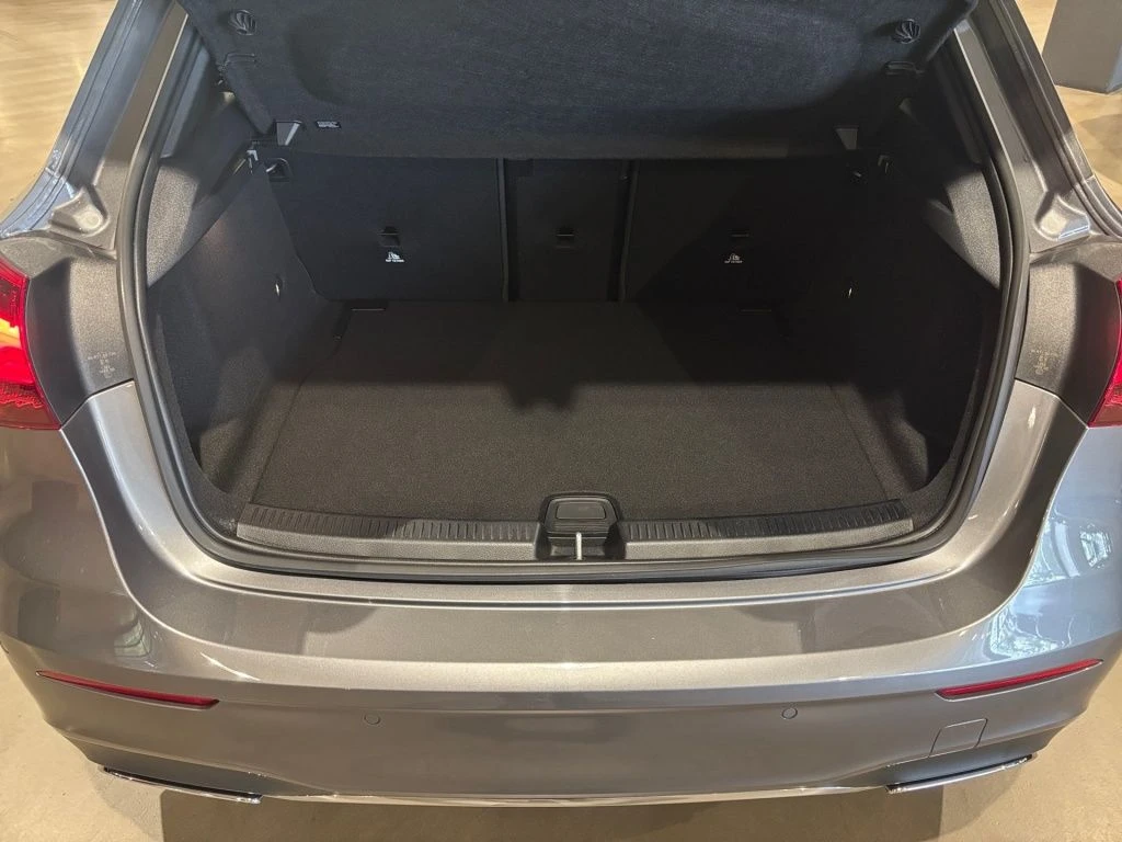 Mercedes-Benz-A-Klasse 200-image-13