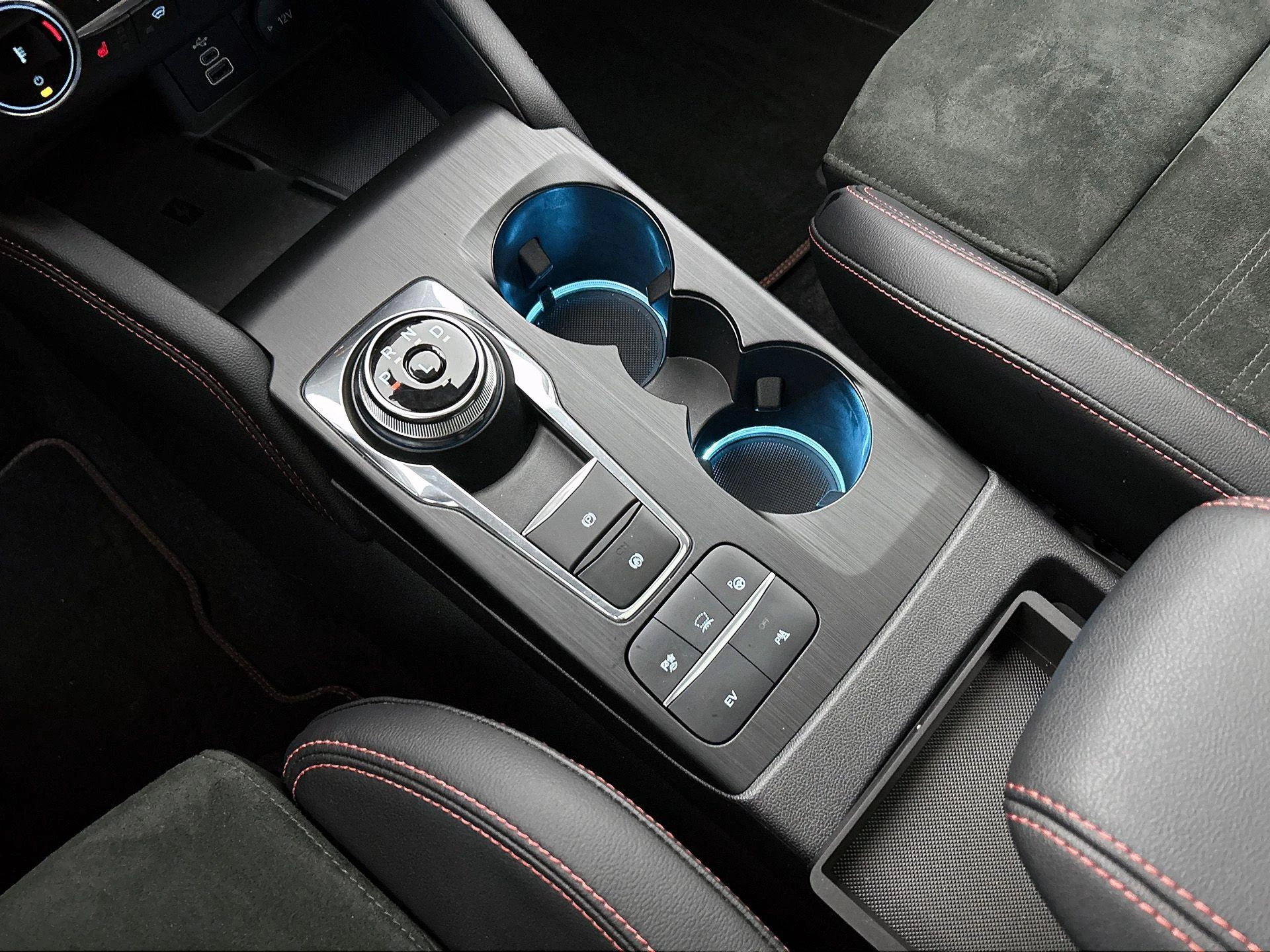 Ford-Kuga-image-35