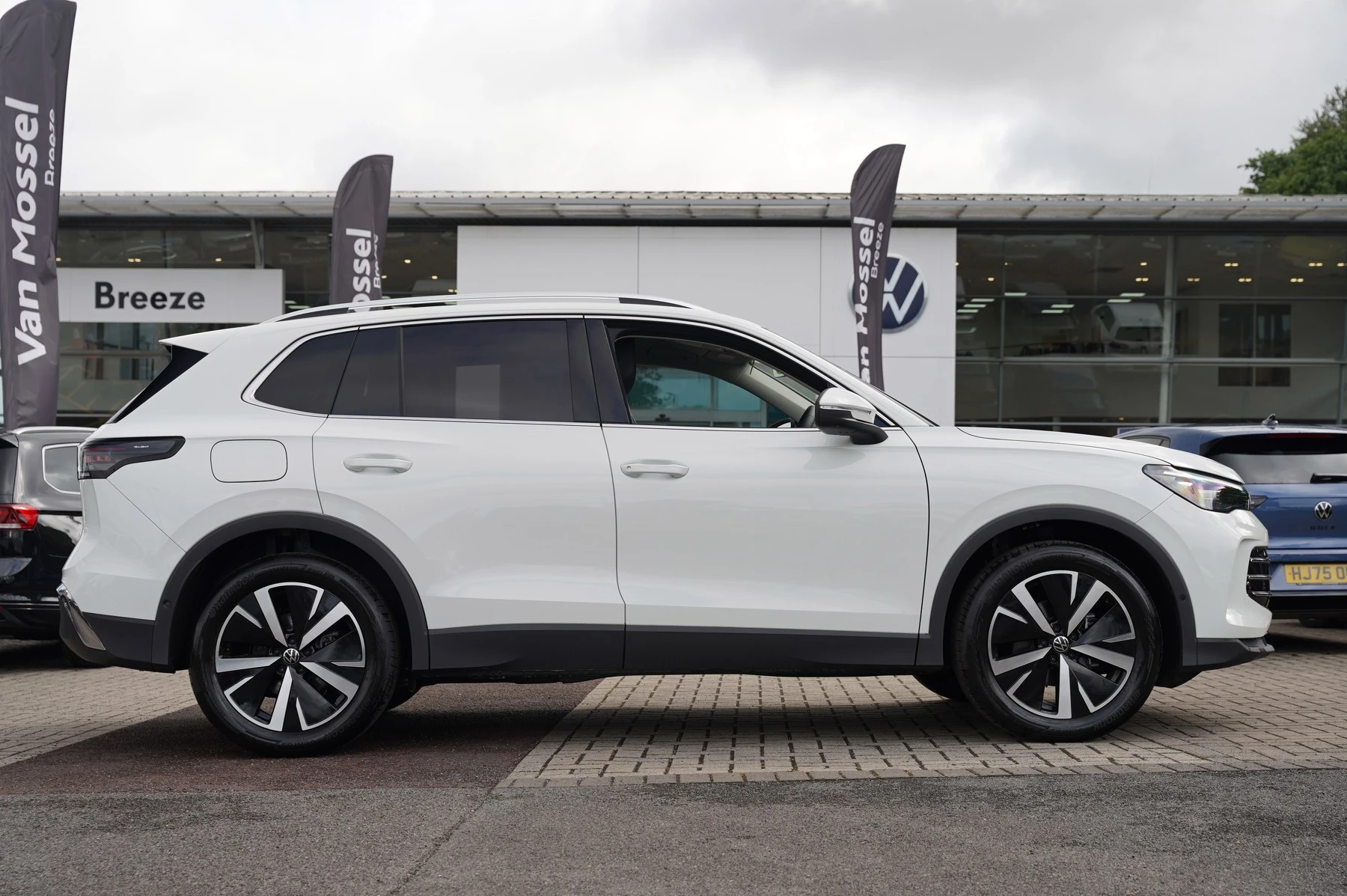 Volkswagen-Tiguan-image-3