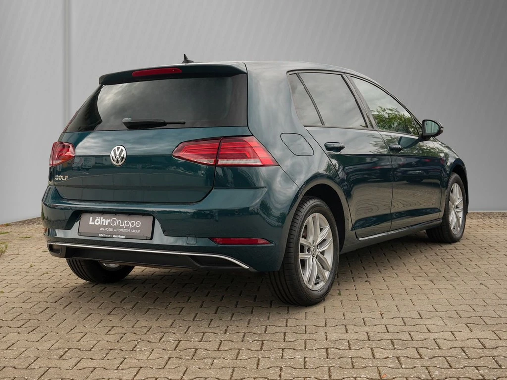 Volkswagen-Golf-image-3