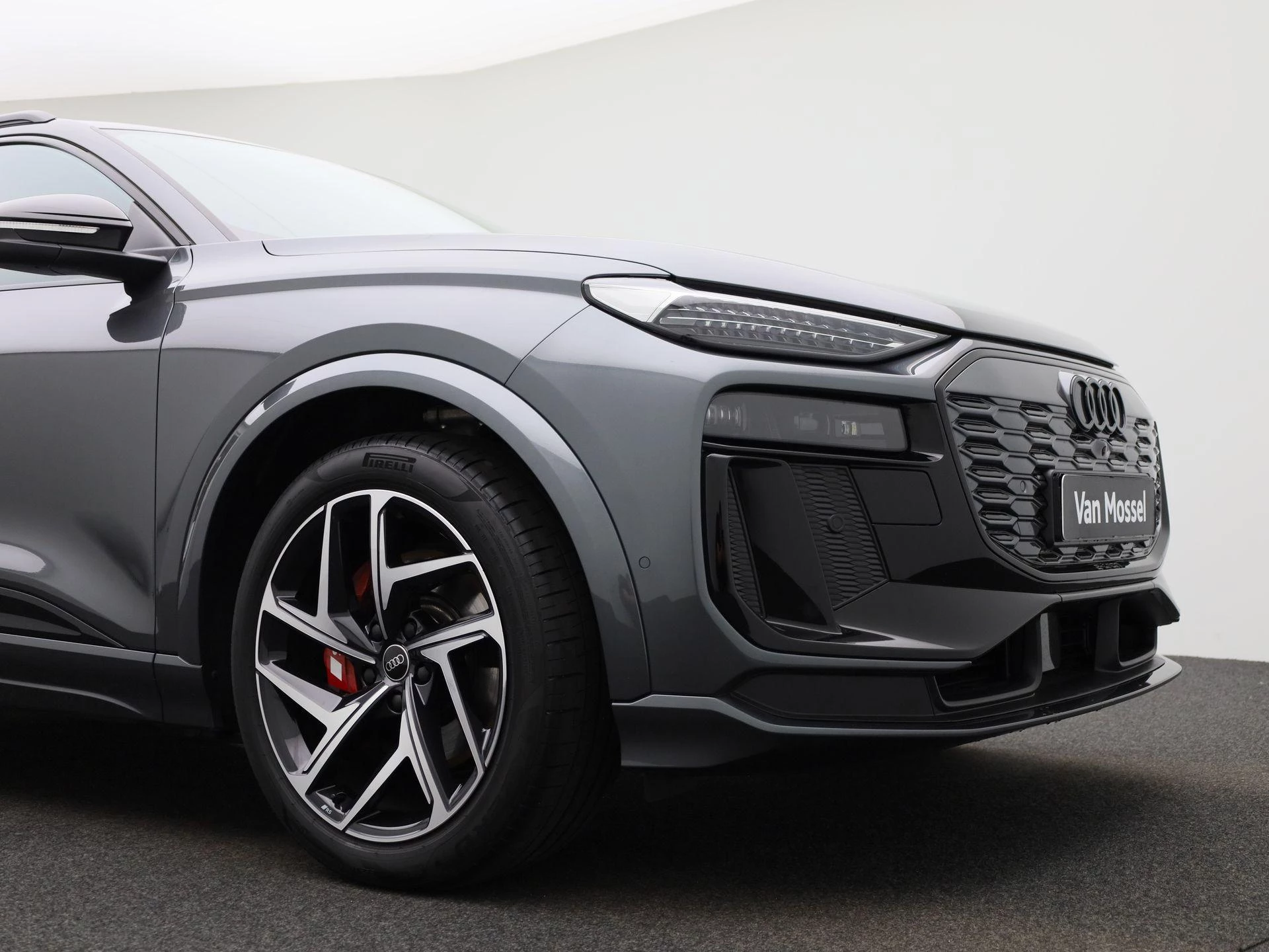 Audi SQ6 e-tron quattro 100 kWh