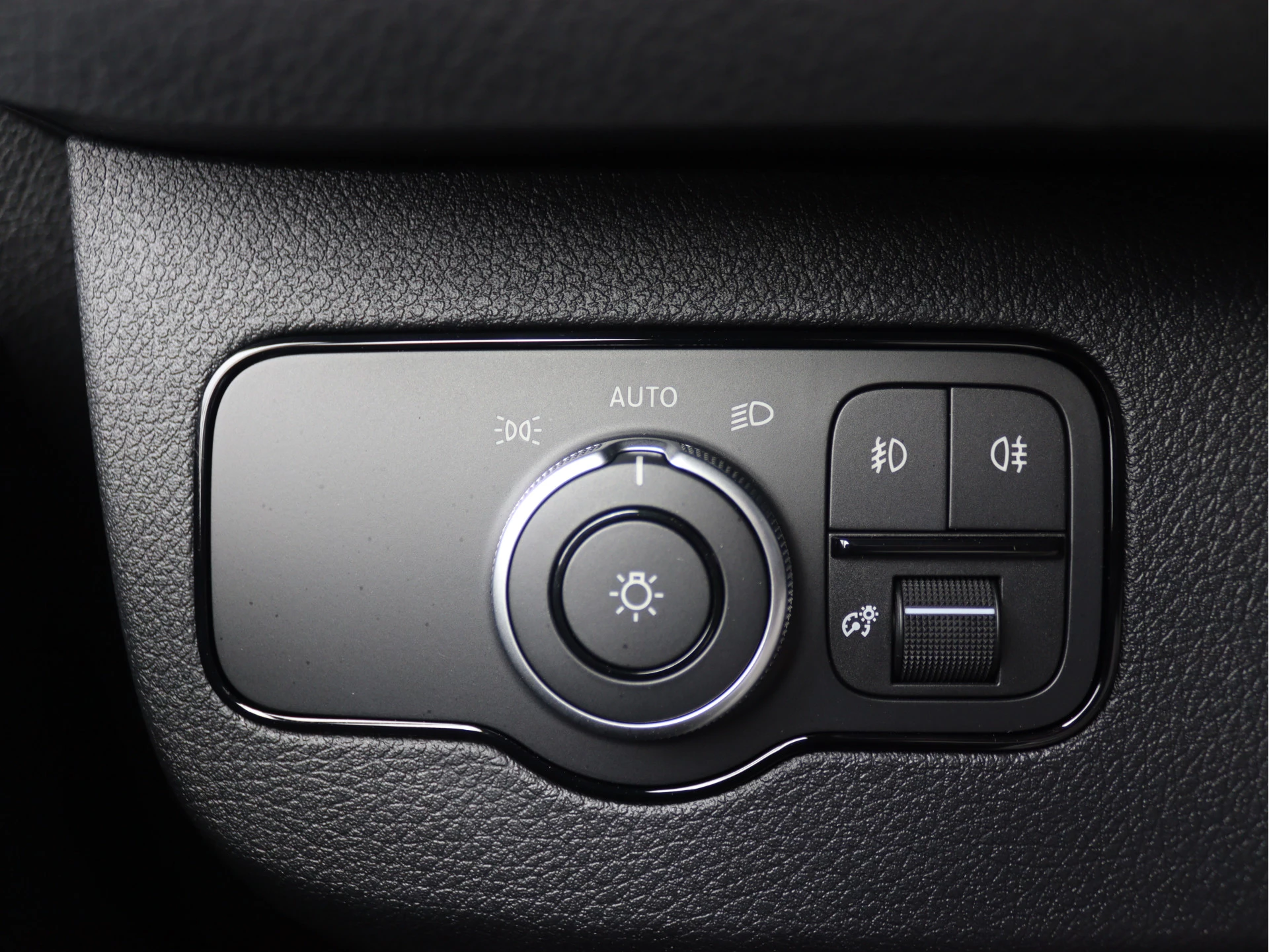 Mercedes-Benz-Sprinter-image-12