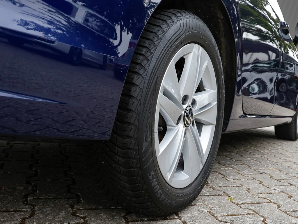 Volkswagen-Golf-image-4