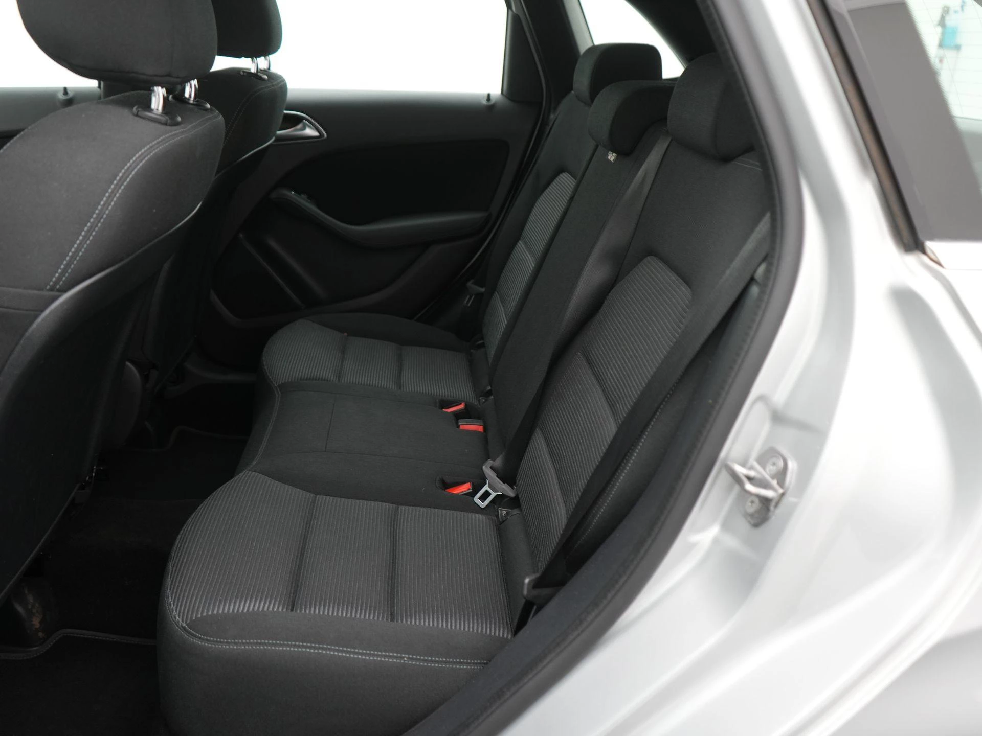 Mercedes-Benz-B-Klasse-image-9