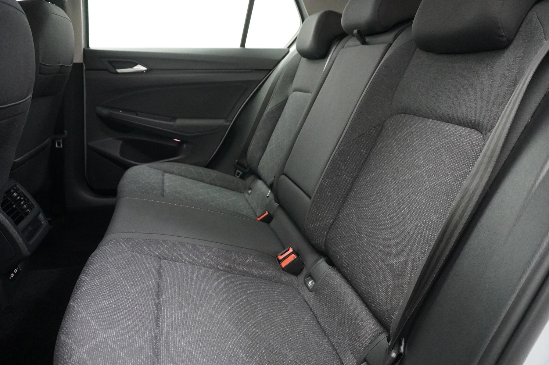 Volkswagen-Golf-image-13