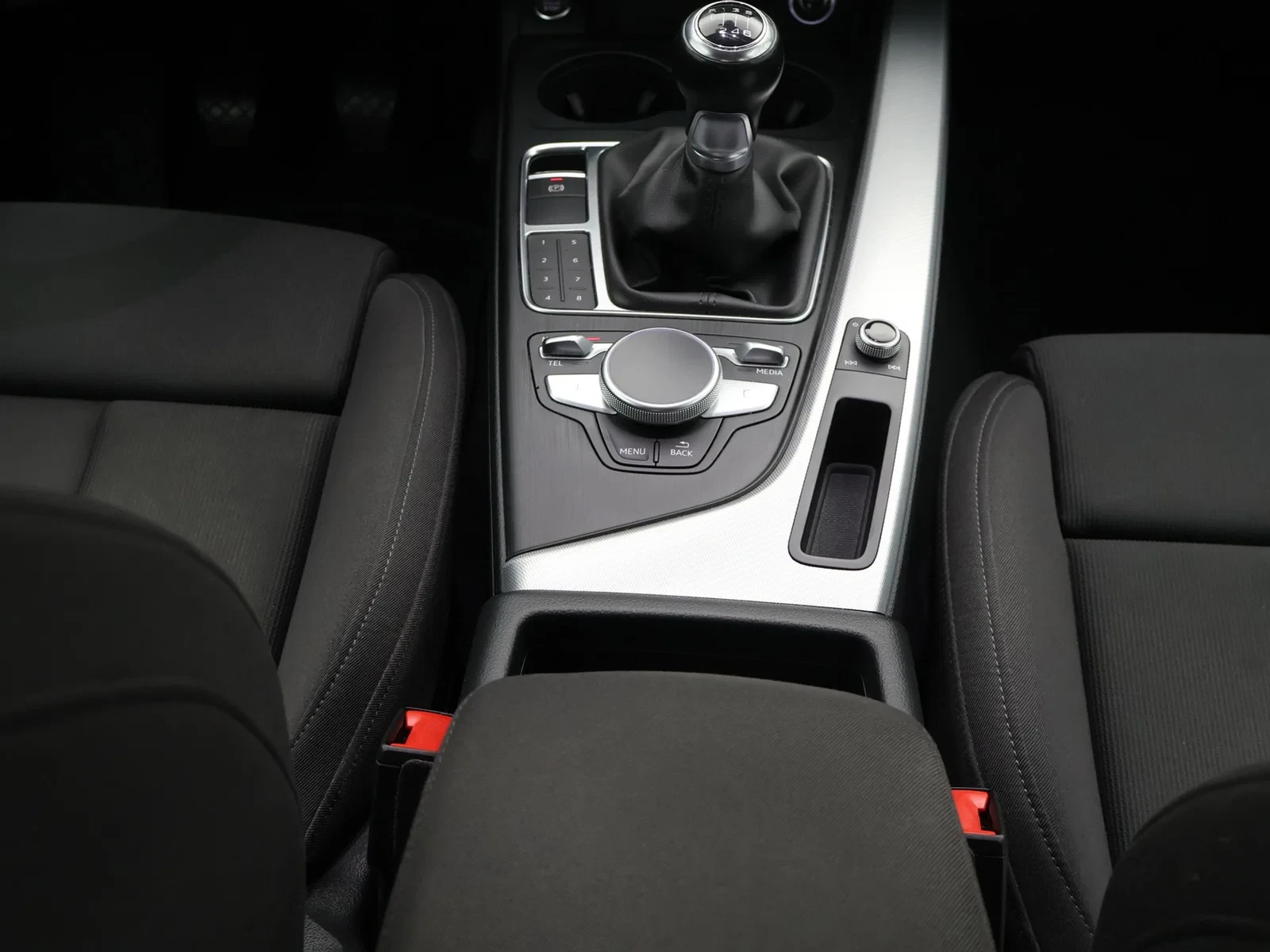 Audi A4 Sedan 35TFSI Sport *VIRTUAL COCKPIT*CRUISE CONTROL*NAVI*BLTH*PDC*DAB RADIO*...*