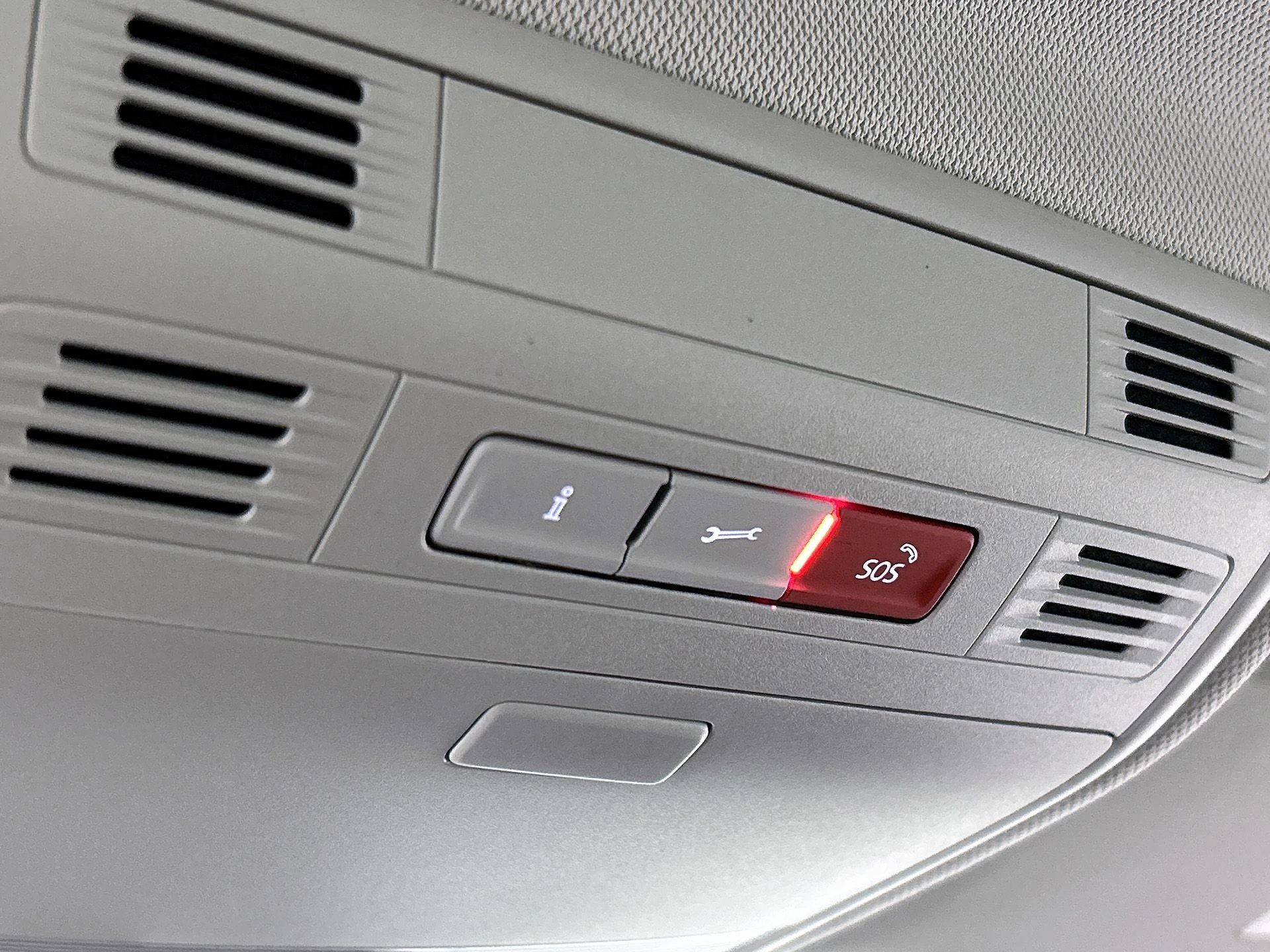 Volkswagen-Polo-image-9