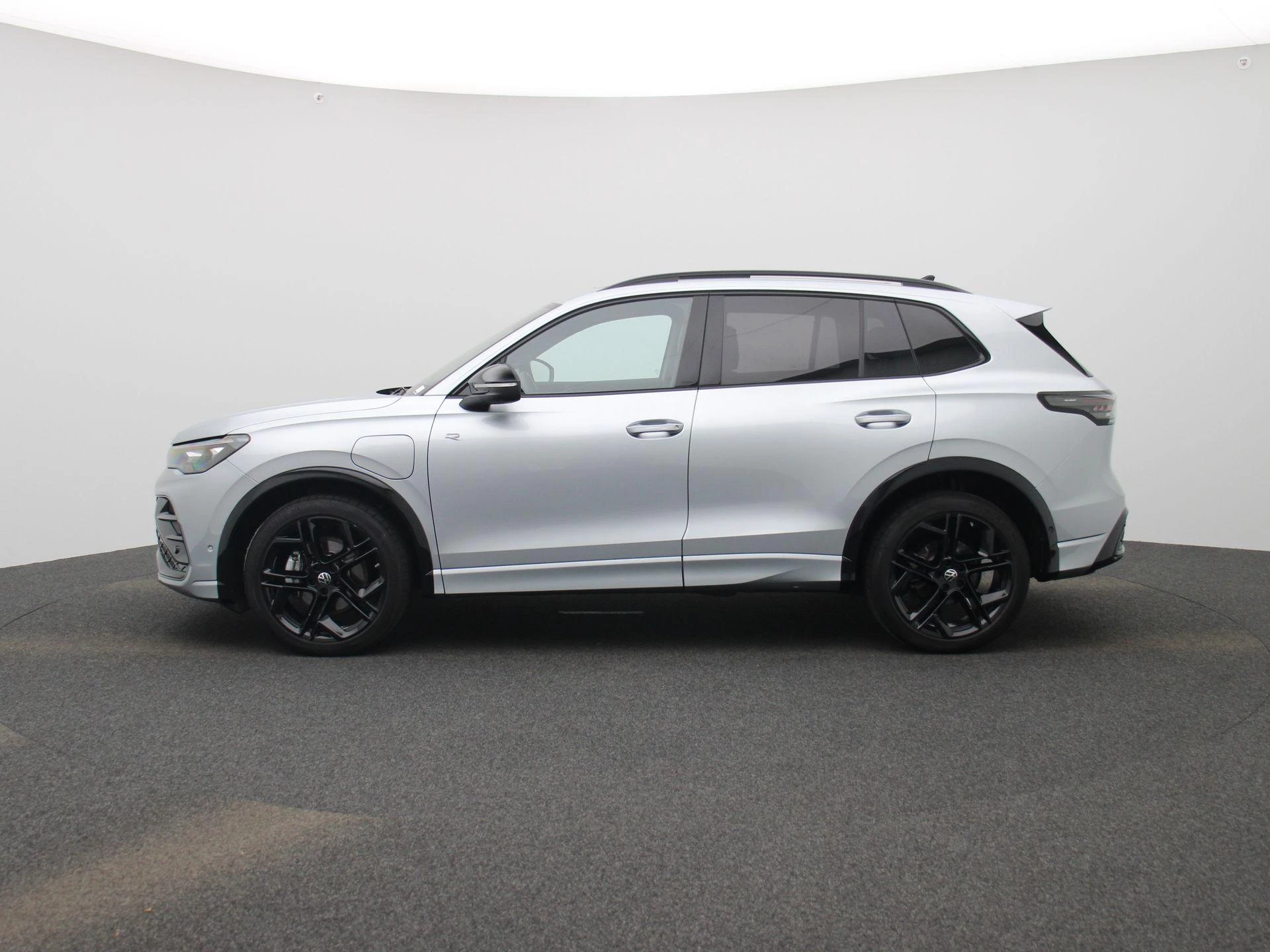 Volkswagen-Tiguan-image-3