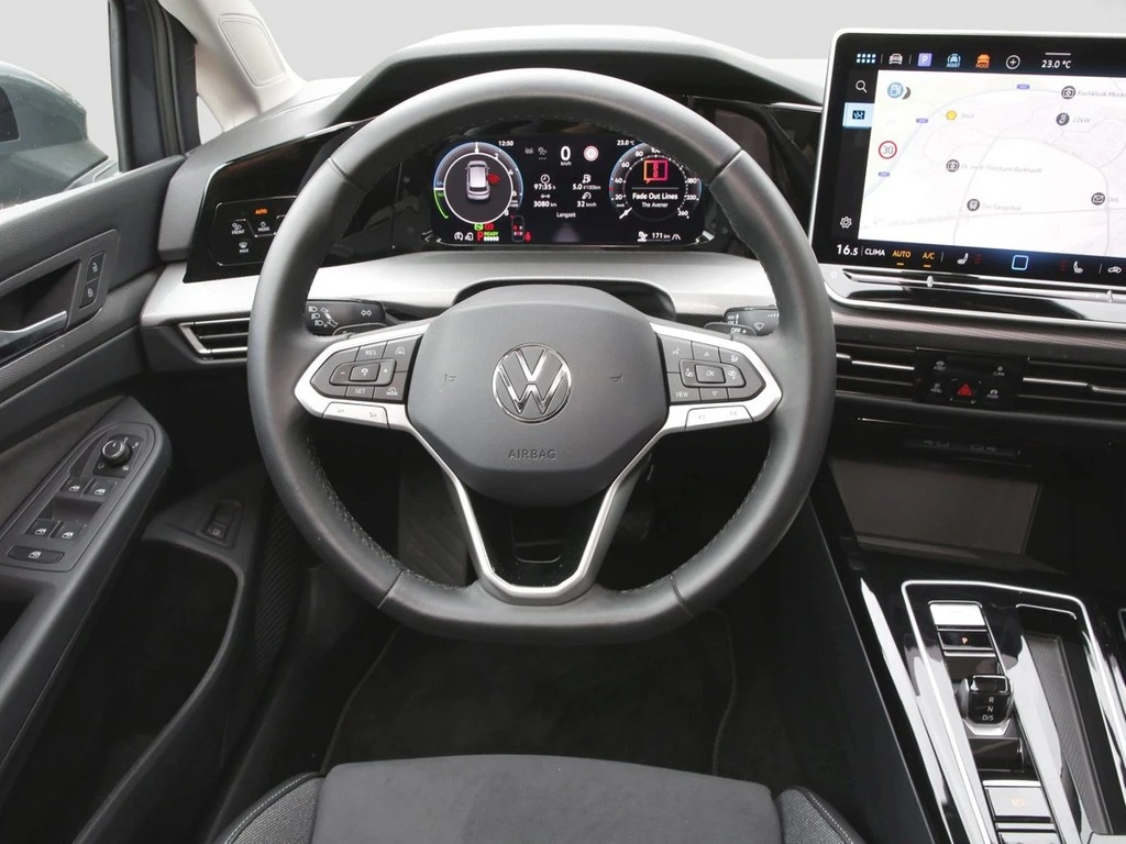 Volkswagen-Golf-image-13