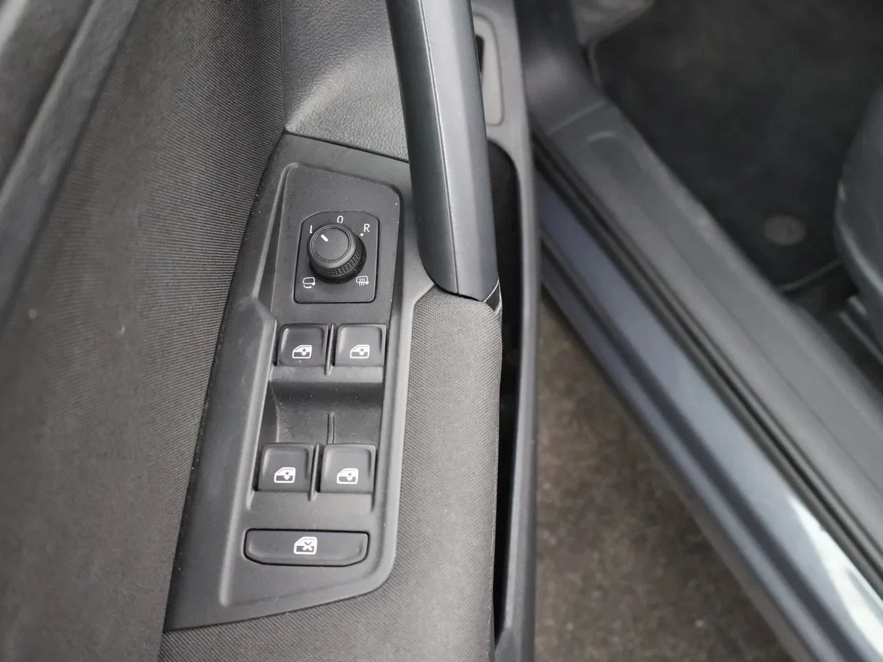 Volkswagen-Tiguan-image-19