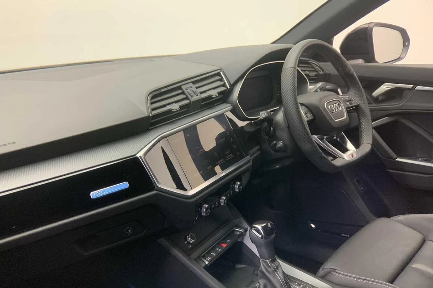 Audi-Q3-image-11