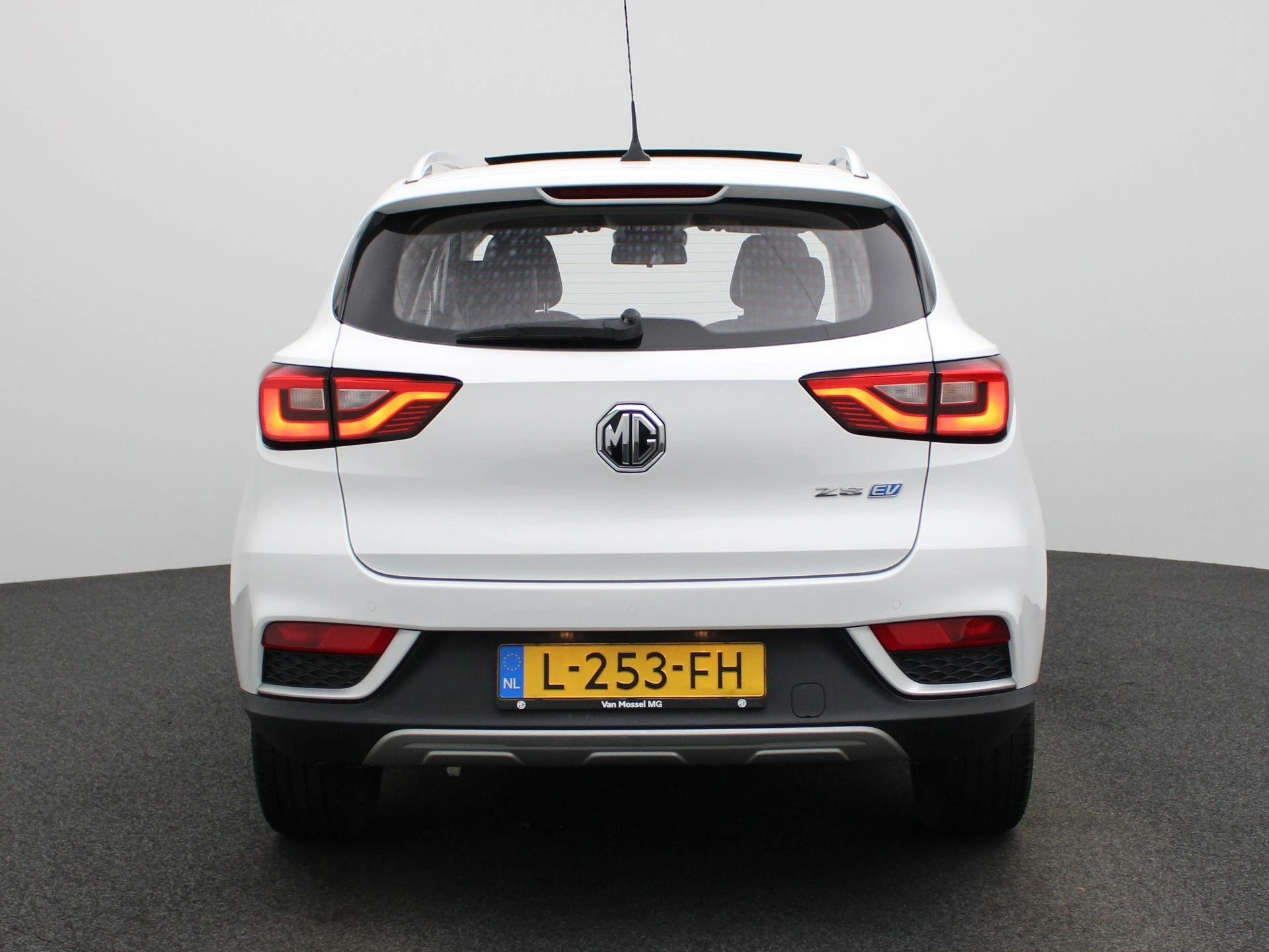 MG-ZS EV-image-4