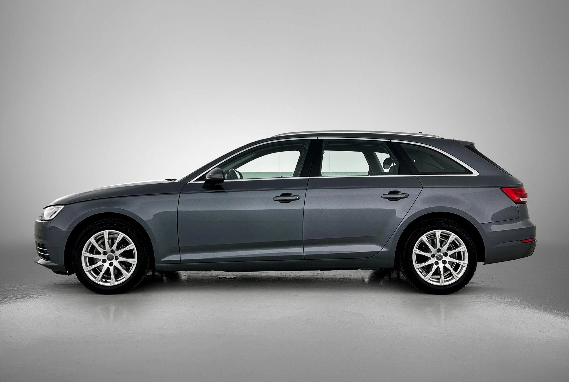 Audi-A4-image-1