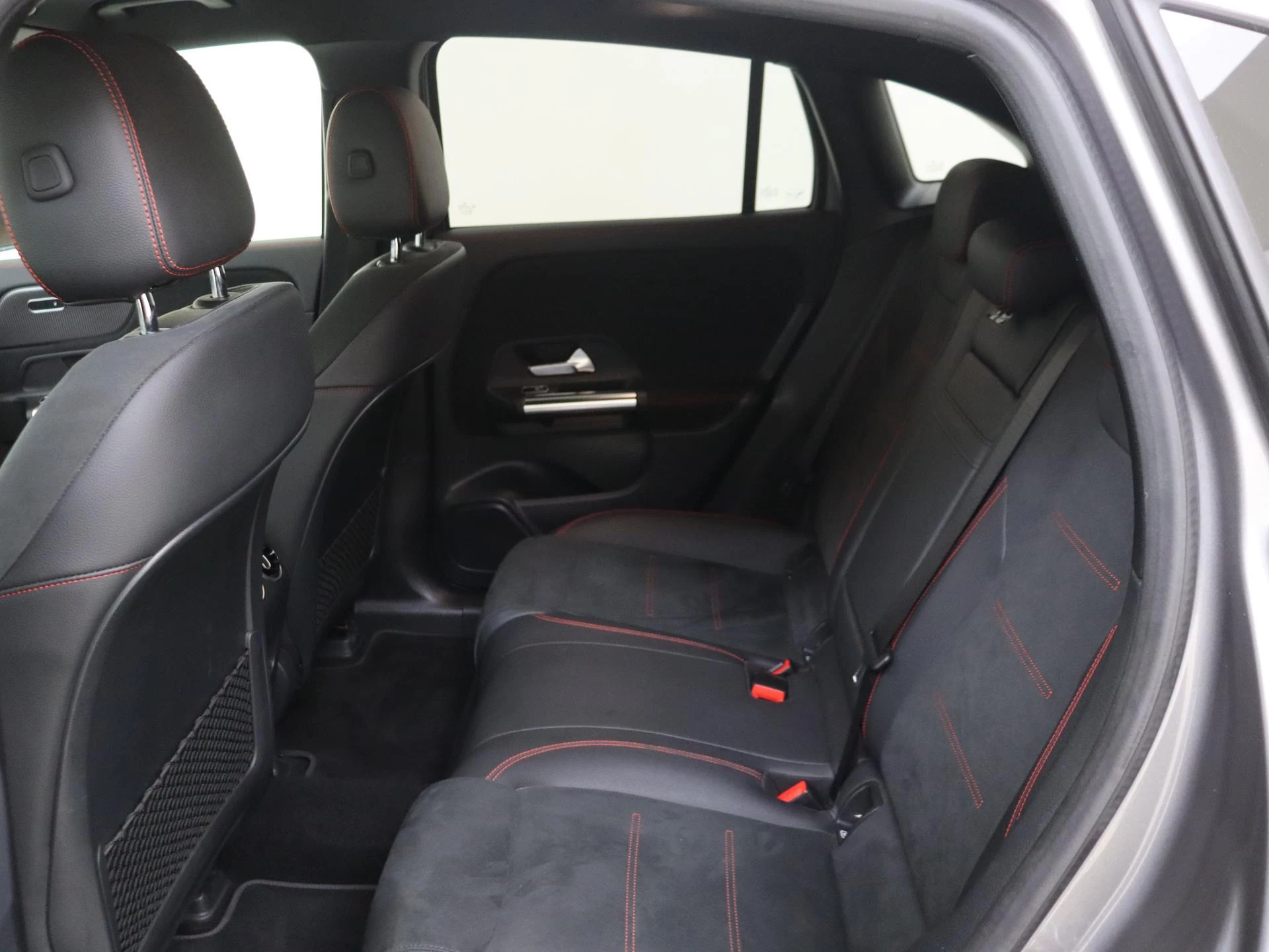 Mercedes-Benz-EQA-image-11