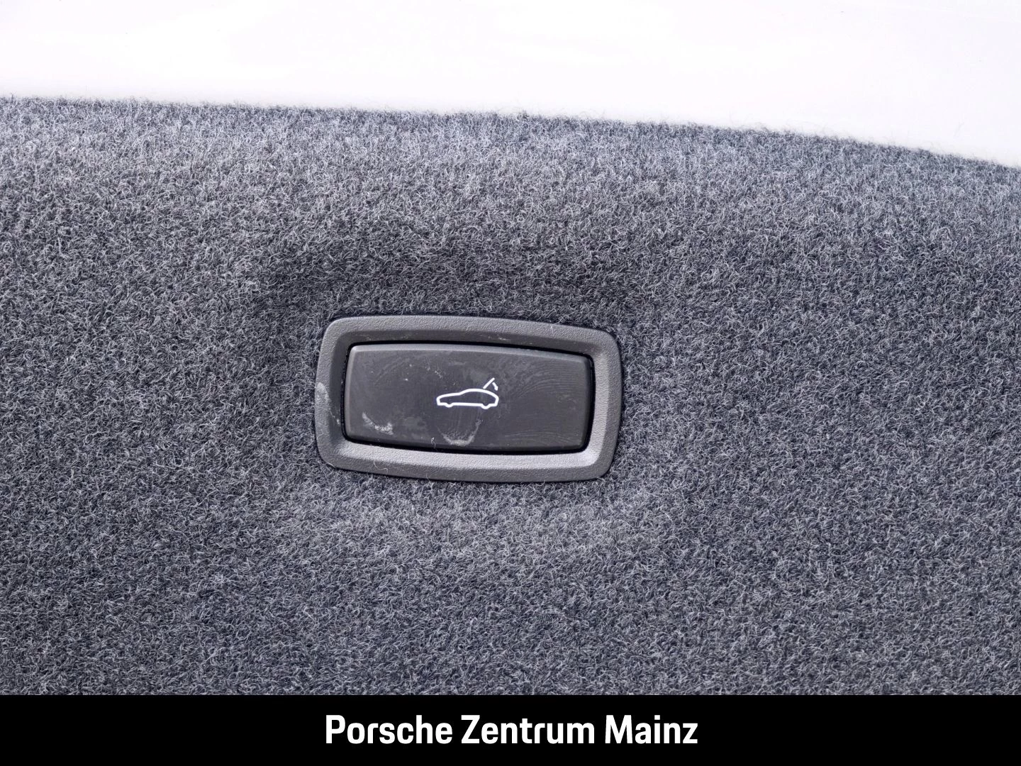 Porsche-Taycan-image-32