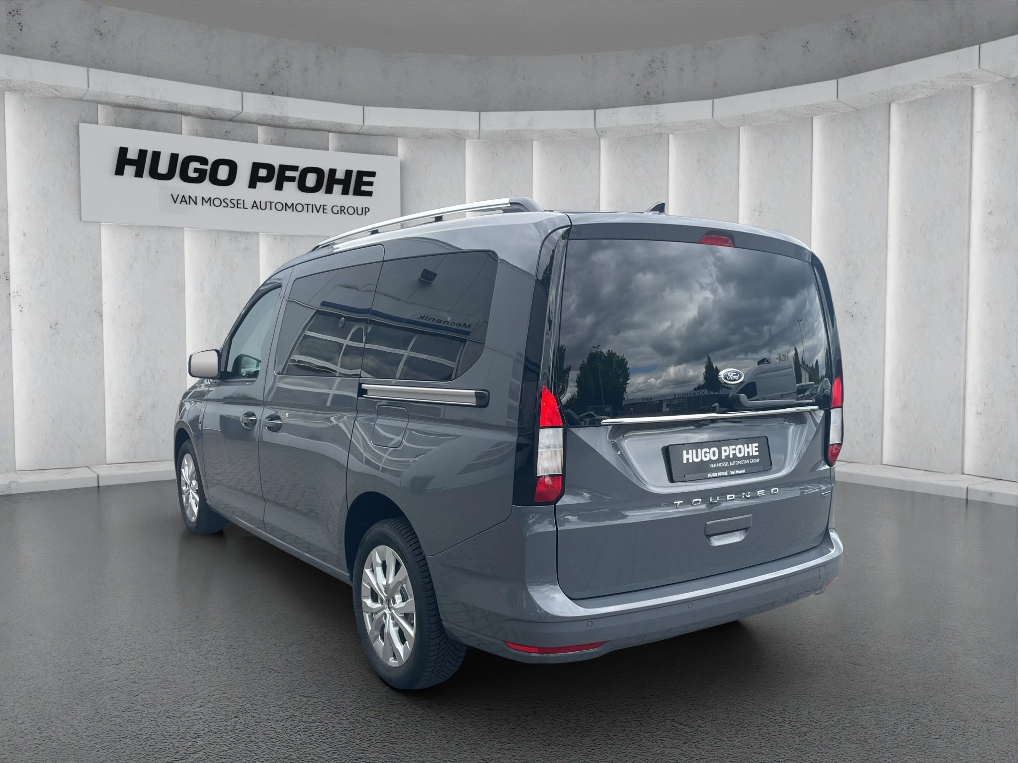 Ford Tourneo Connect Titanium Langer Radstand (L2). Grand 1.5 l EcoBoost PHEV. 6-Gang-Automatikgetriebe.