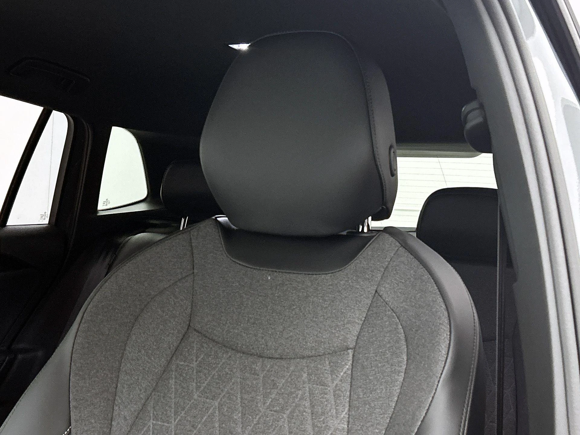 Volkswagen-Tiguan-image-9
