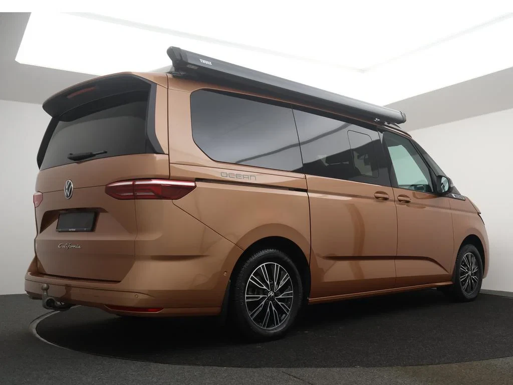 Volkswagen-Multivan-image-1