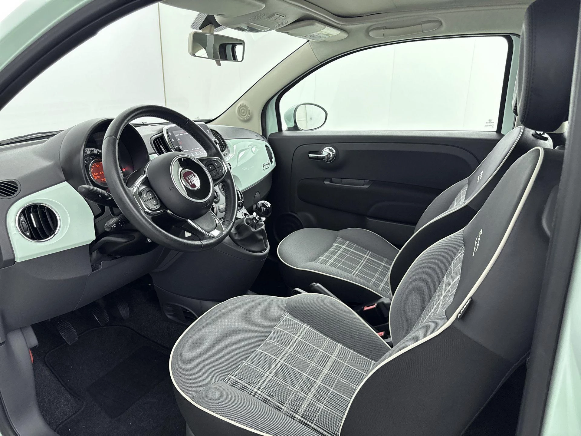 Fiat-500C-image-8