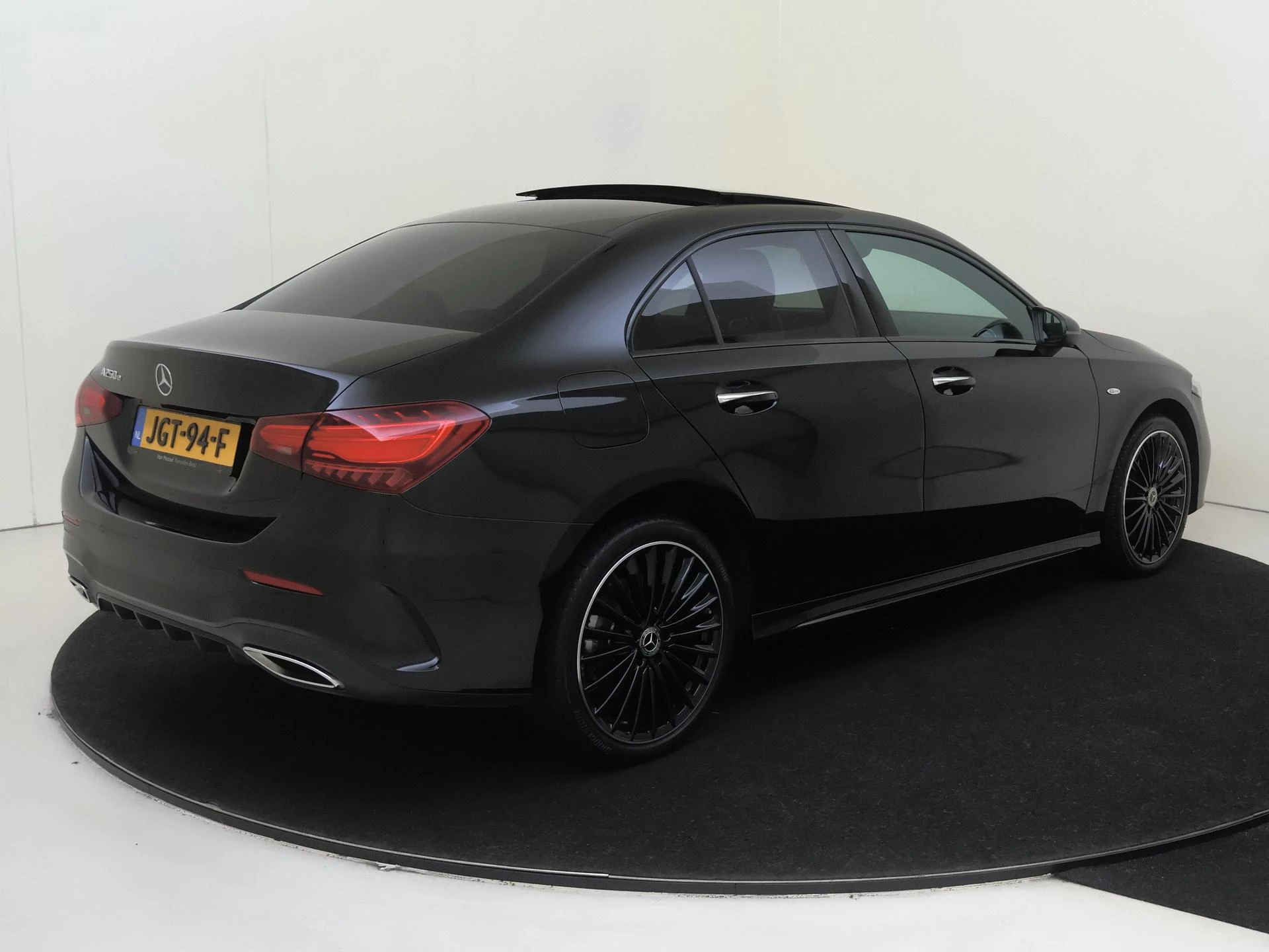 Mercedes-Benz A-Klasse 250 e Star Edition AMG Line
