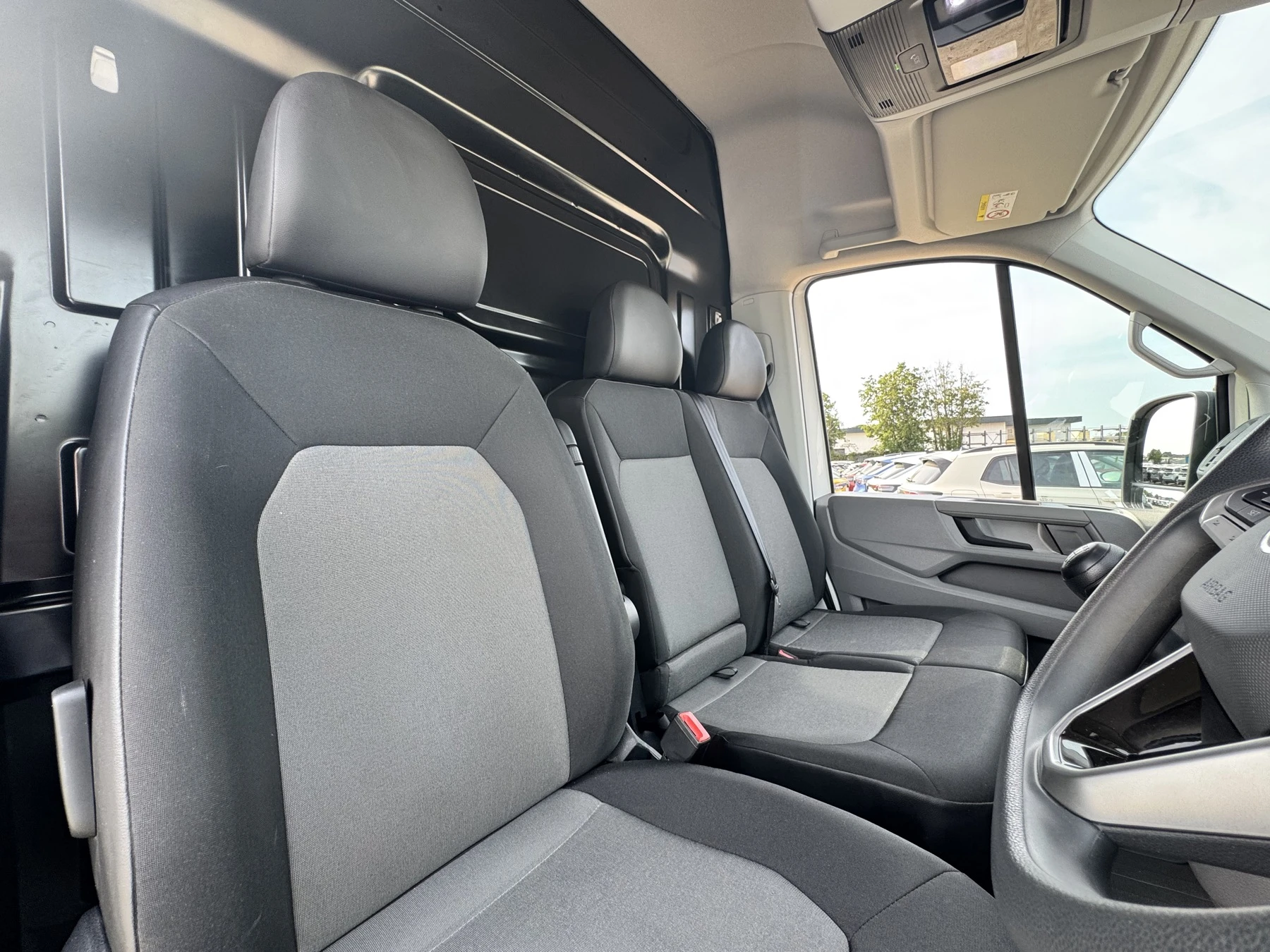 Volkswagen-Crafter-image-39