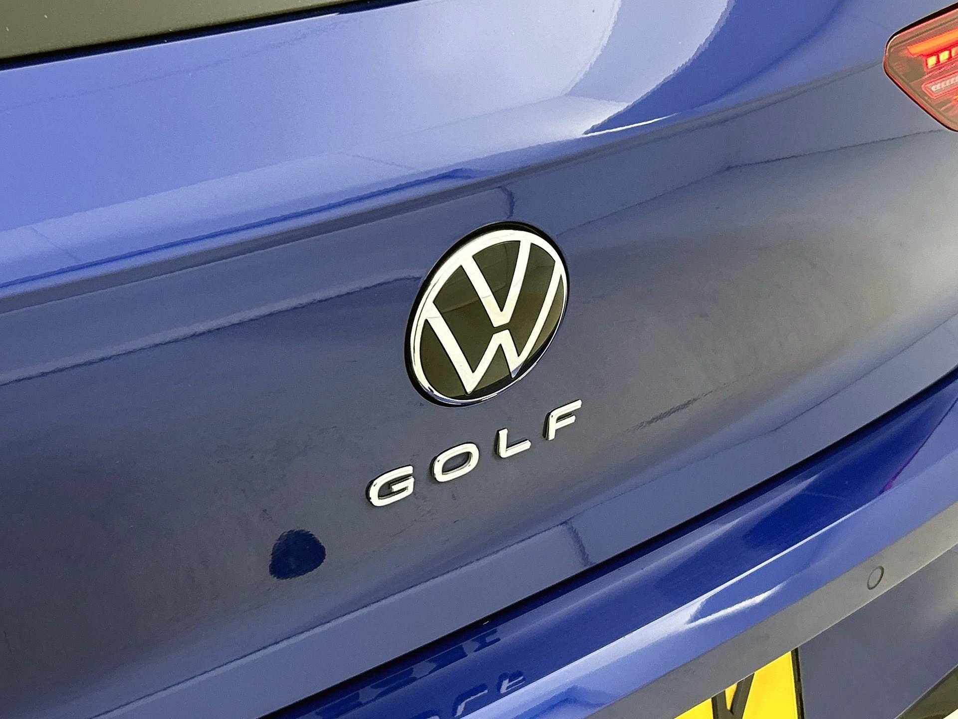 Volkswagen-Golf-image-27