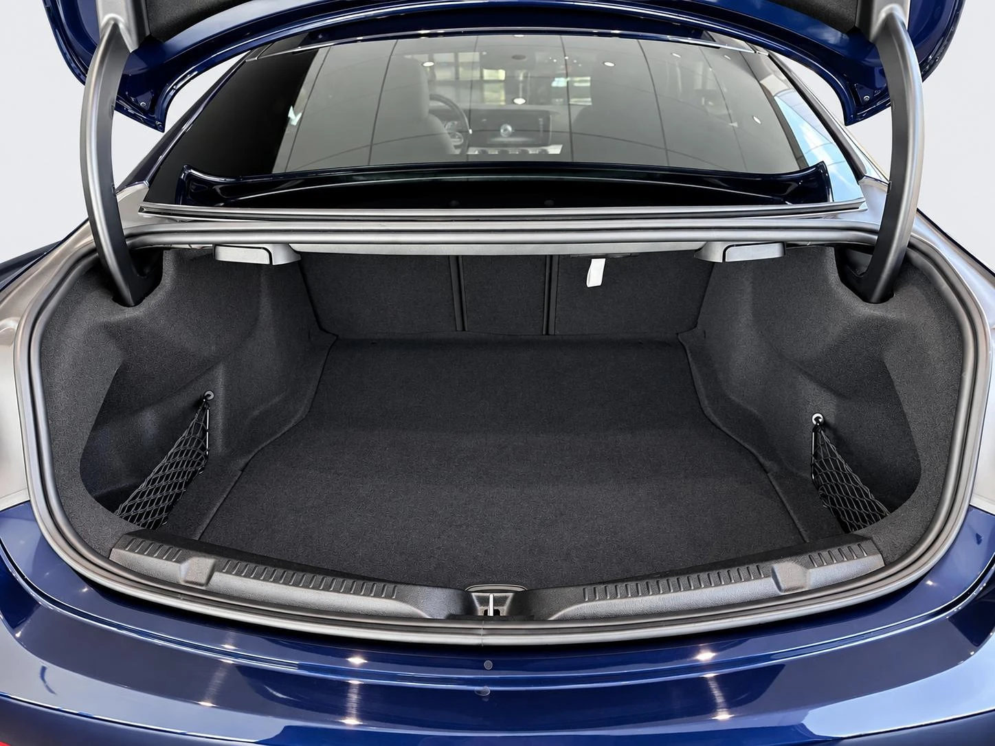 Mercedes-Benz-E-Klasse-image-5