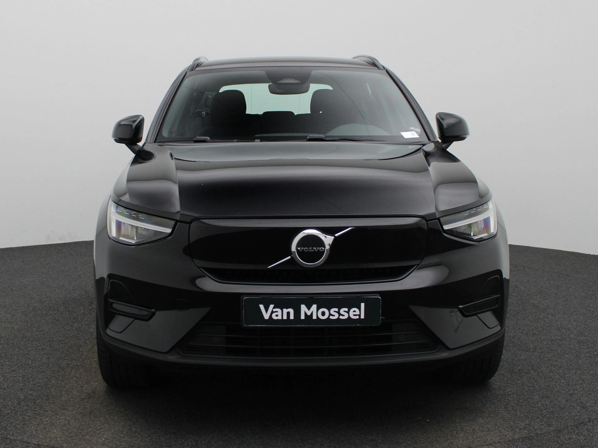 Volvo-XC40-image-2