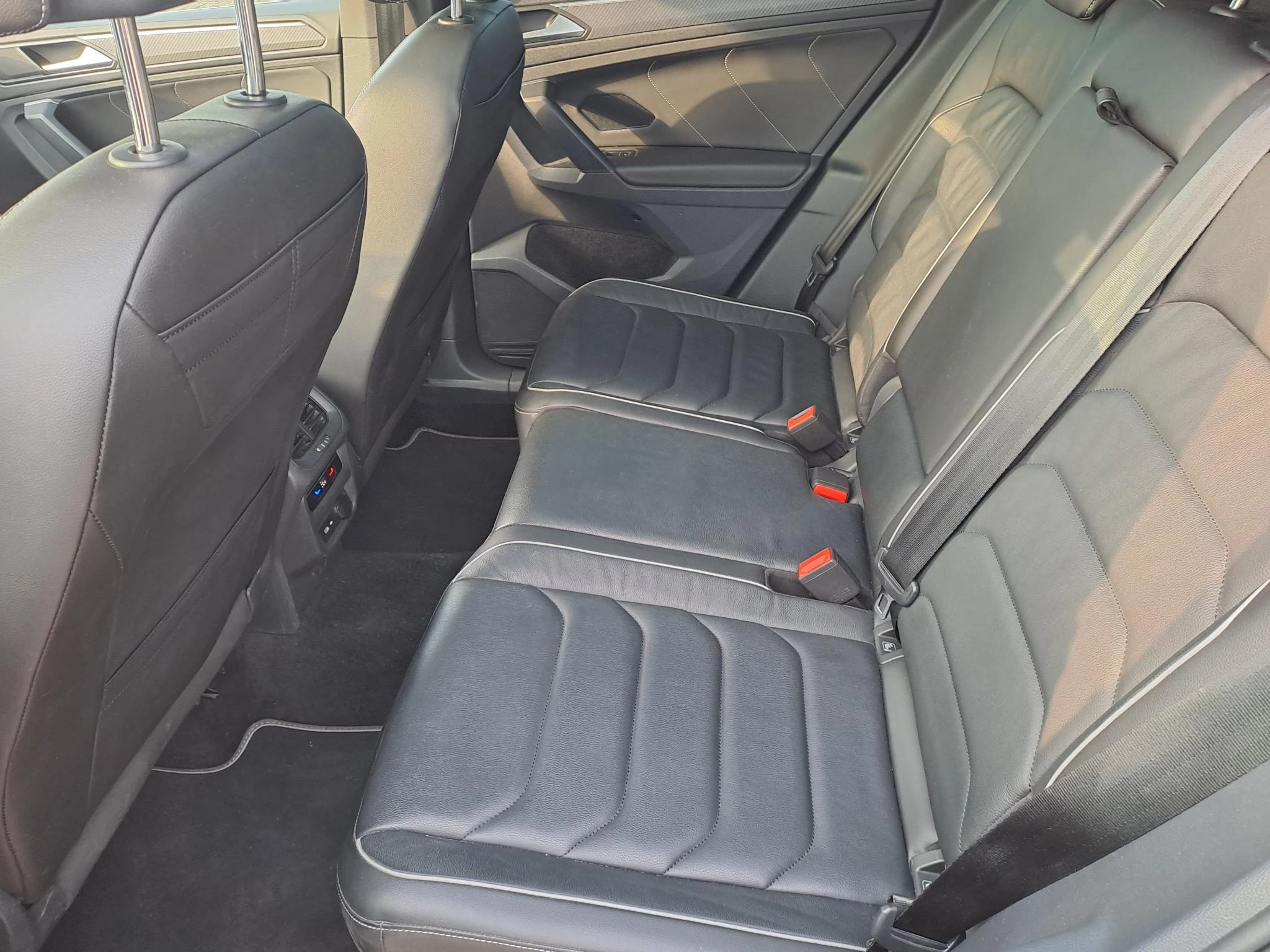 Volkswagen Tiguan 1.4 TSI eHybrid R-Line Business+