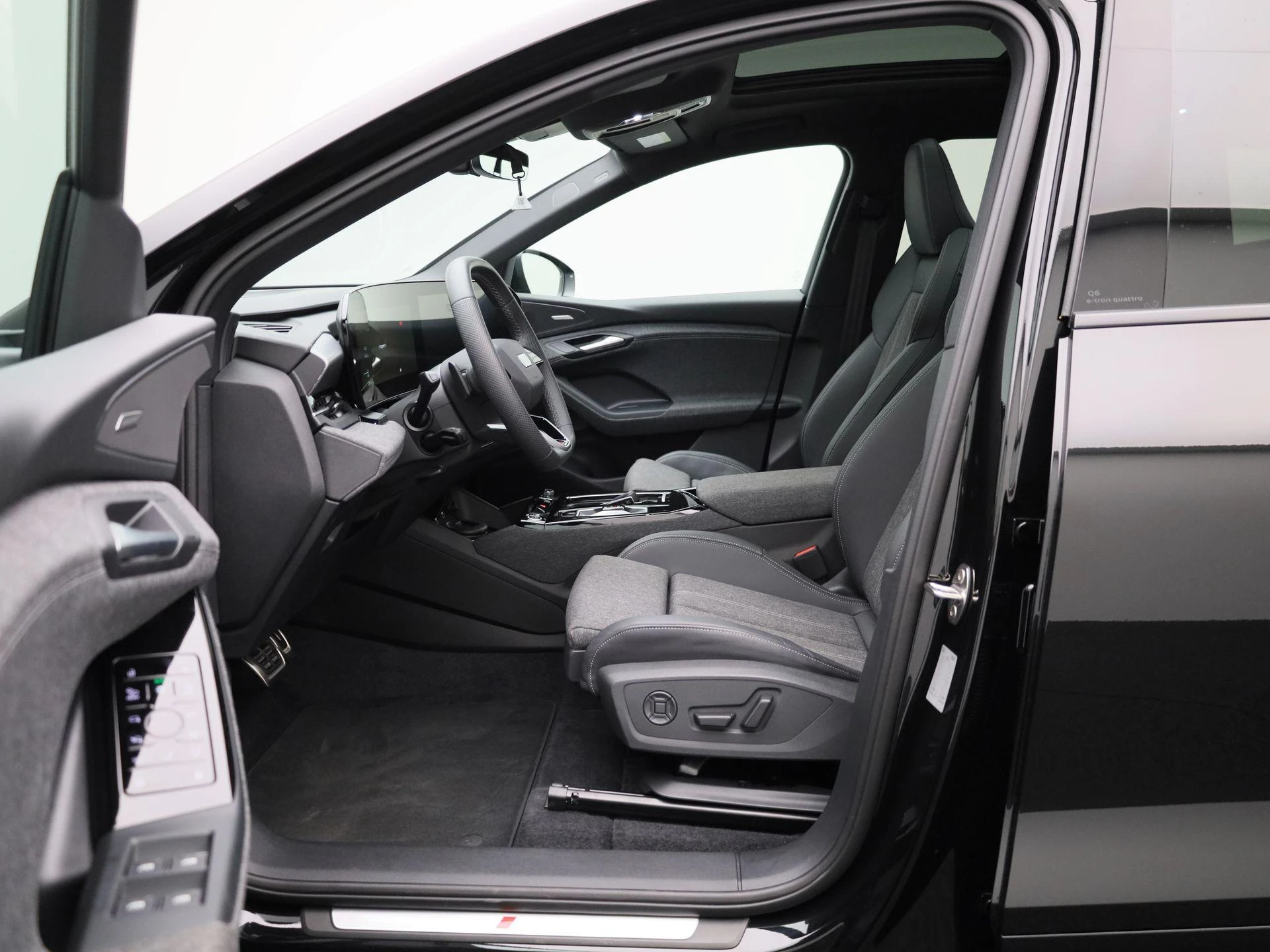 Audi-Q6 e-tron-image-9