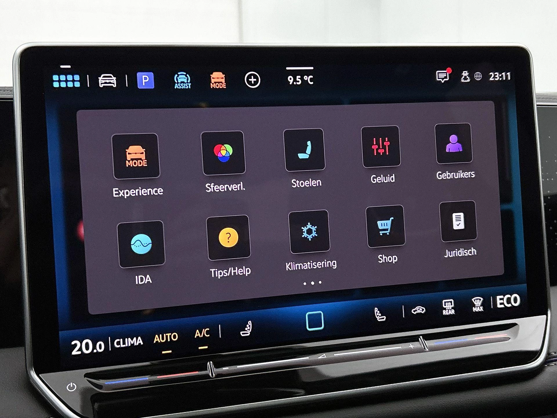 Volkswagen-Tiguan-image-11